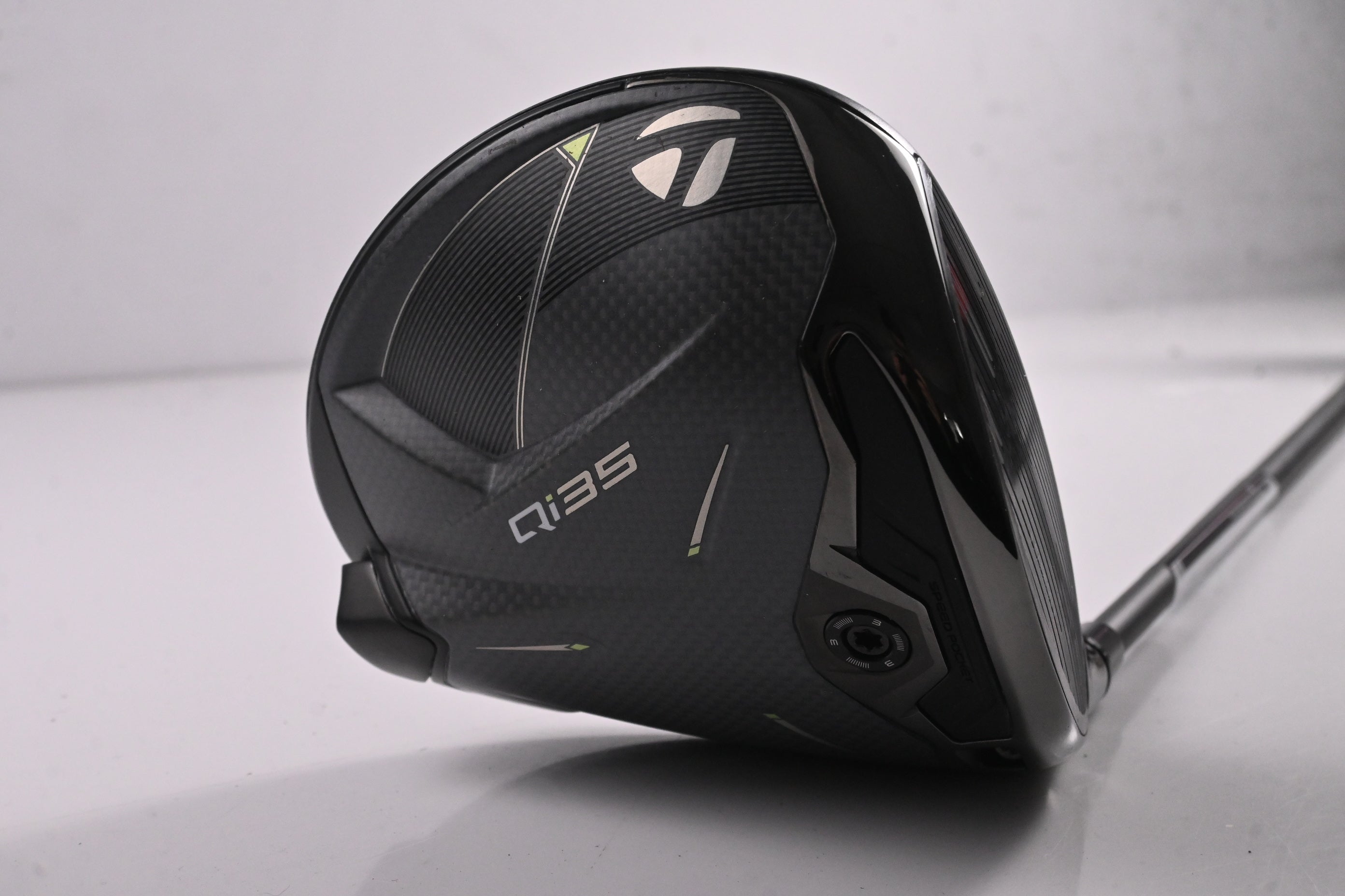 Taylormade Qi35 Driver / 10.5 Degree / Regular Flex Fujikura Ventus Blue 5 Shaft