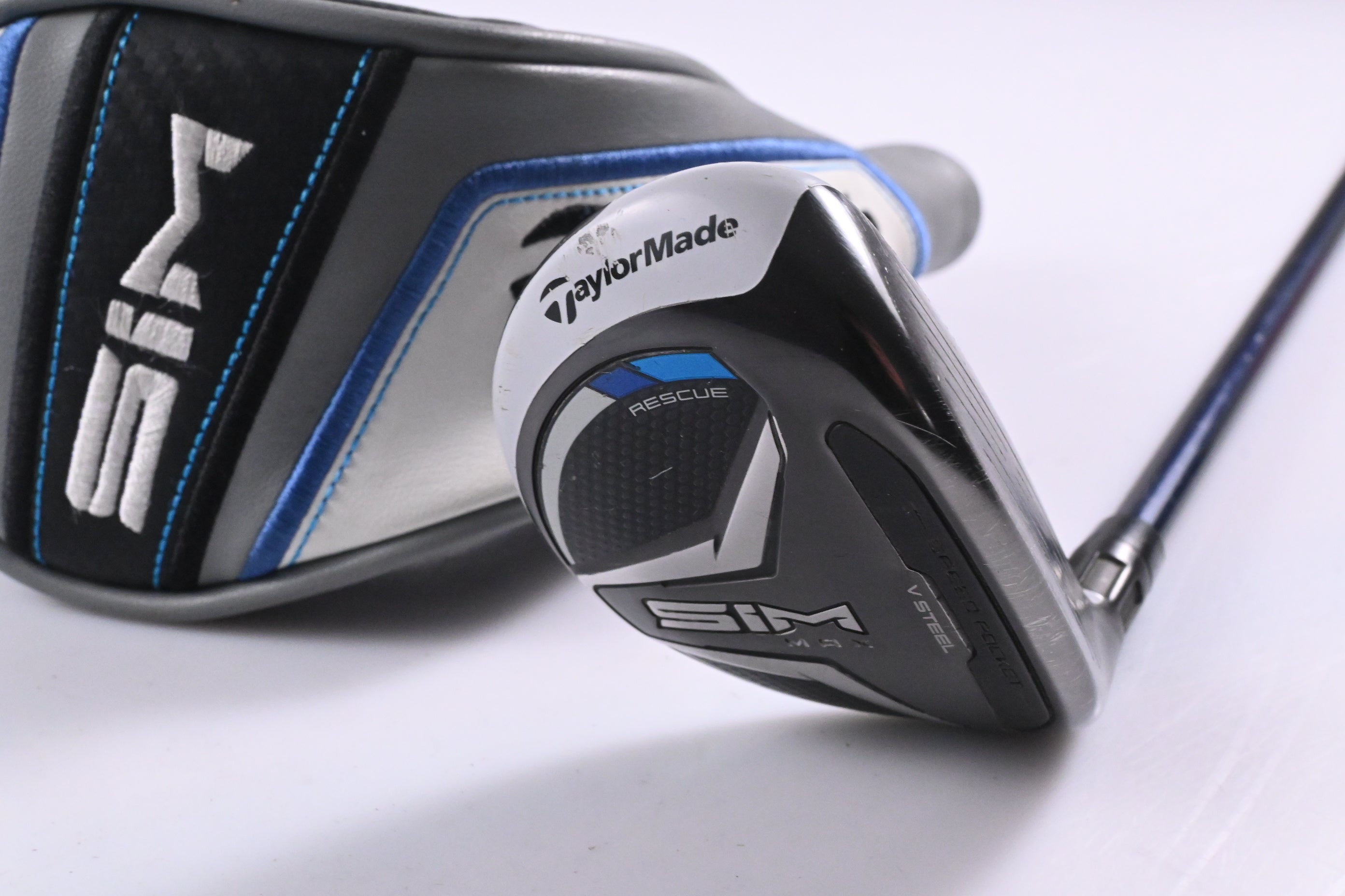 Taylormade SIM Max #4 Hybrid / 22 Degree / Regular Flex Fujikura Ventus Blue 6