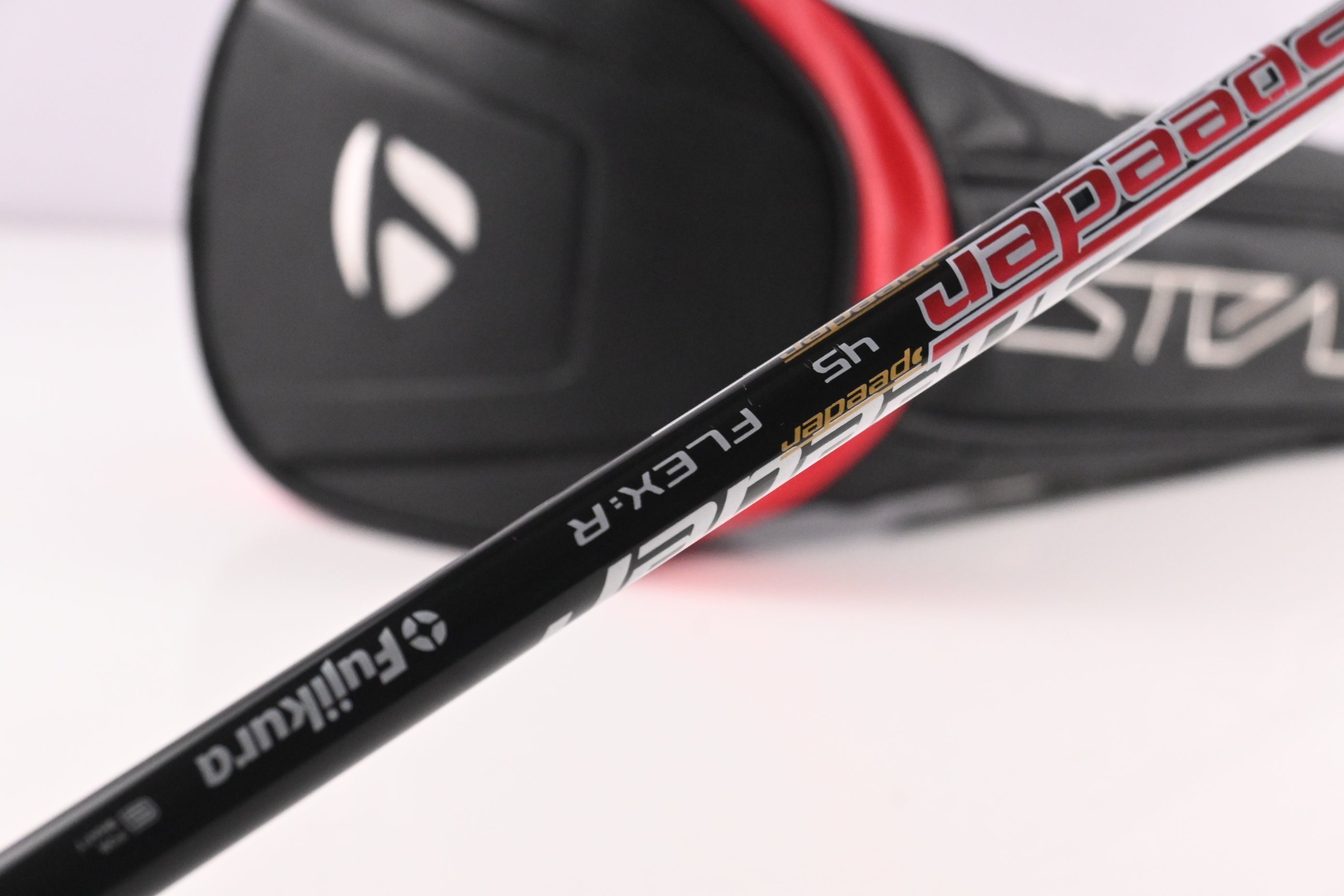 Taylormade Stealth HD Driver / 10.5 Degree / Regular Flex Fujikura AirSpeeder 45