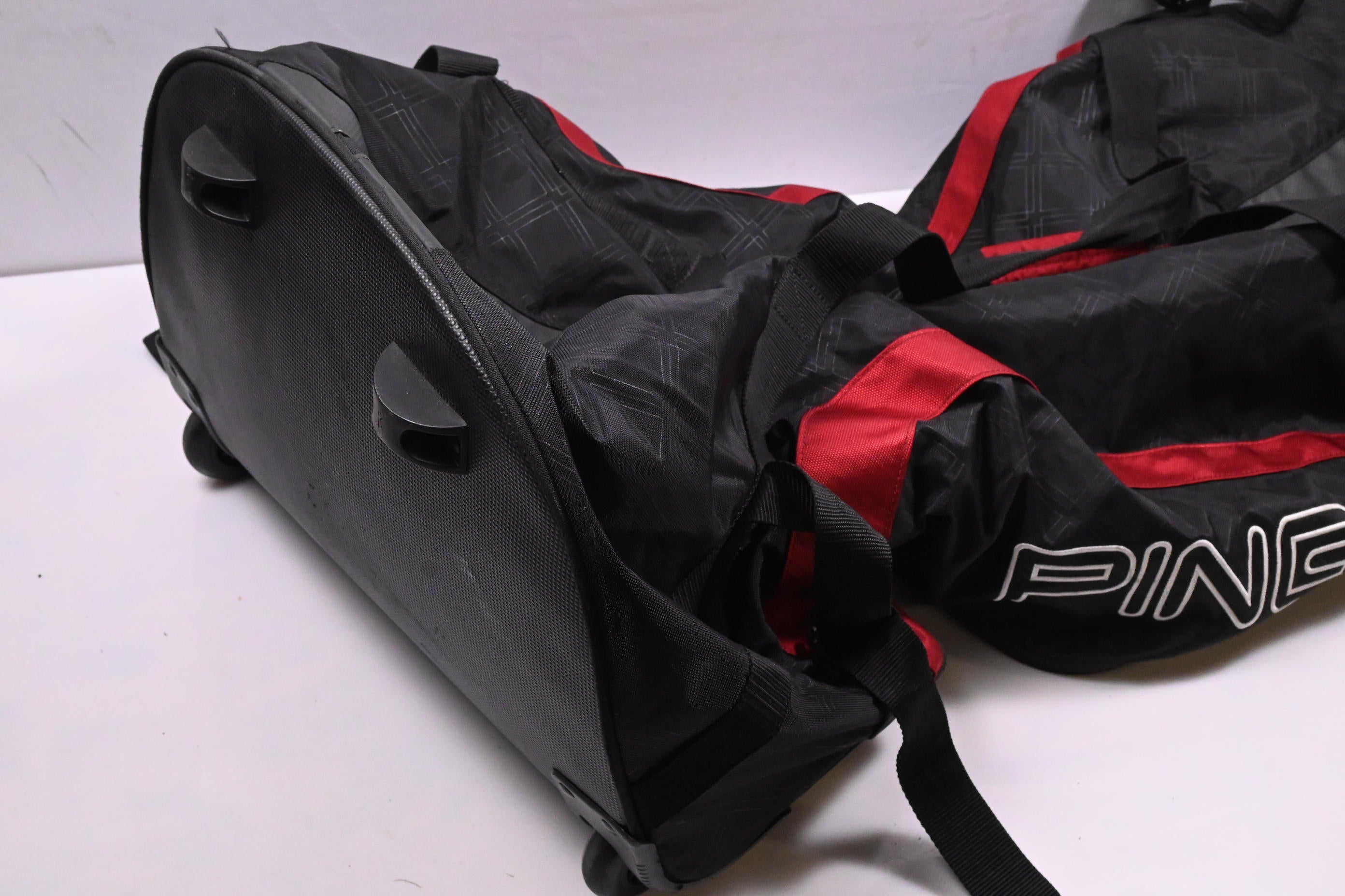 Ping Travel Bag / Black