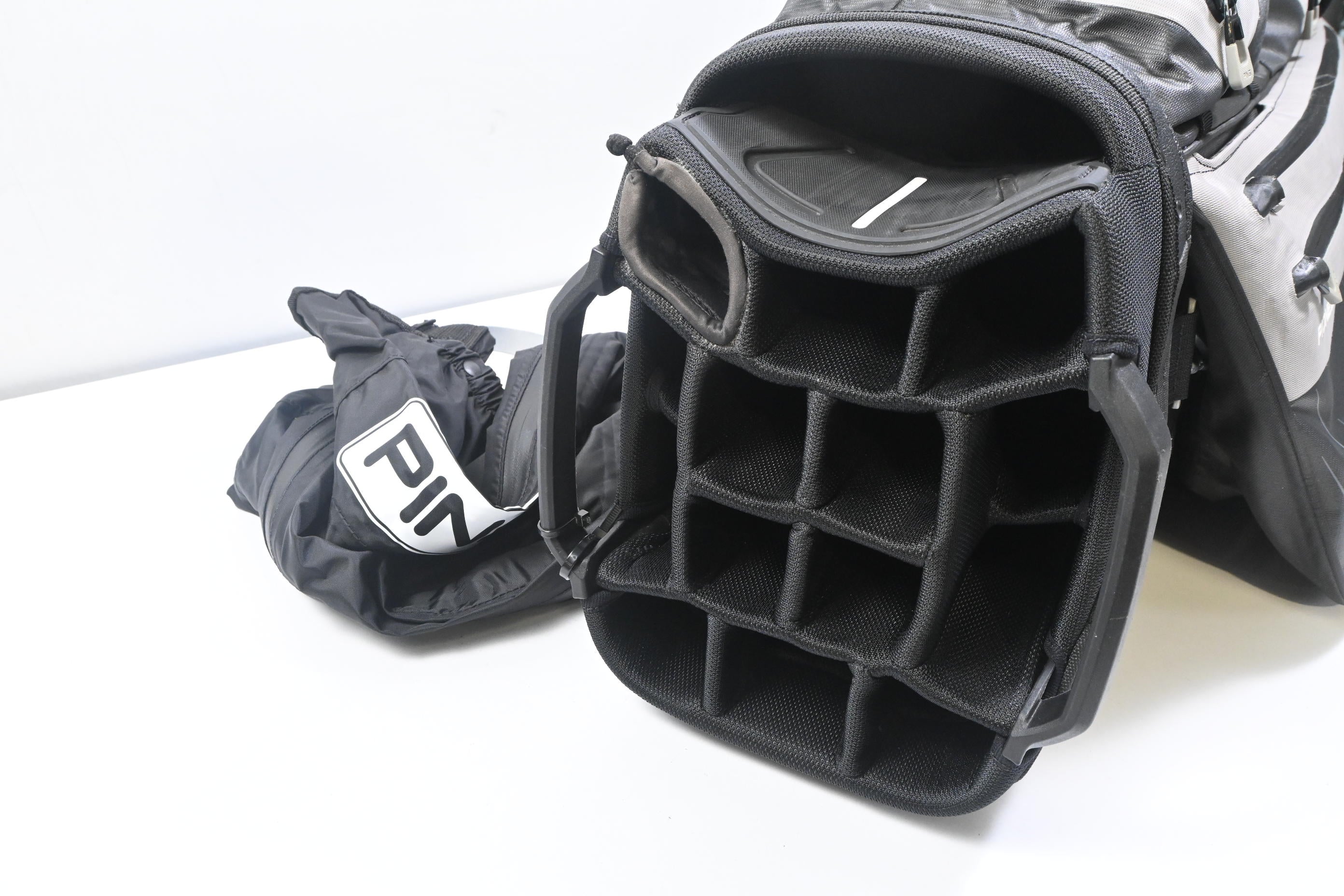 Ping Pioneer Monsoon Cart Bag / 15-Way Divider / Black, Grey