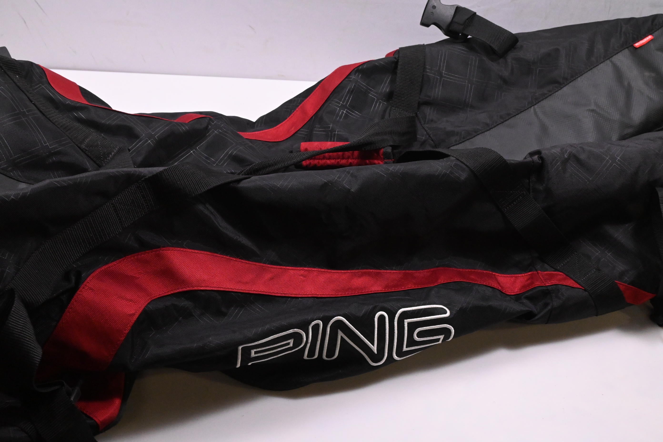 Ping Travel Bag / Black