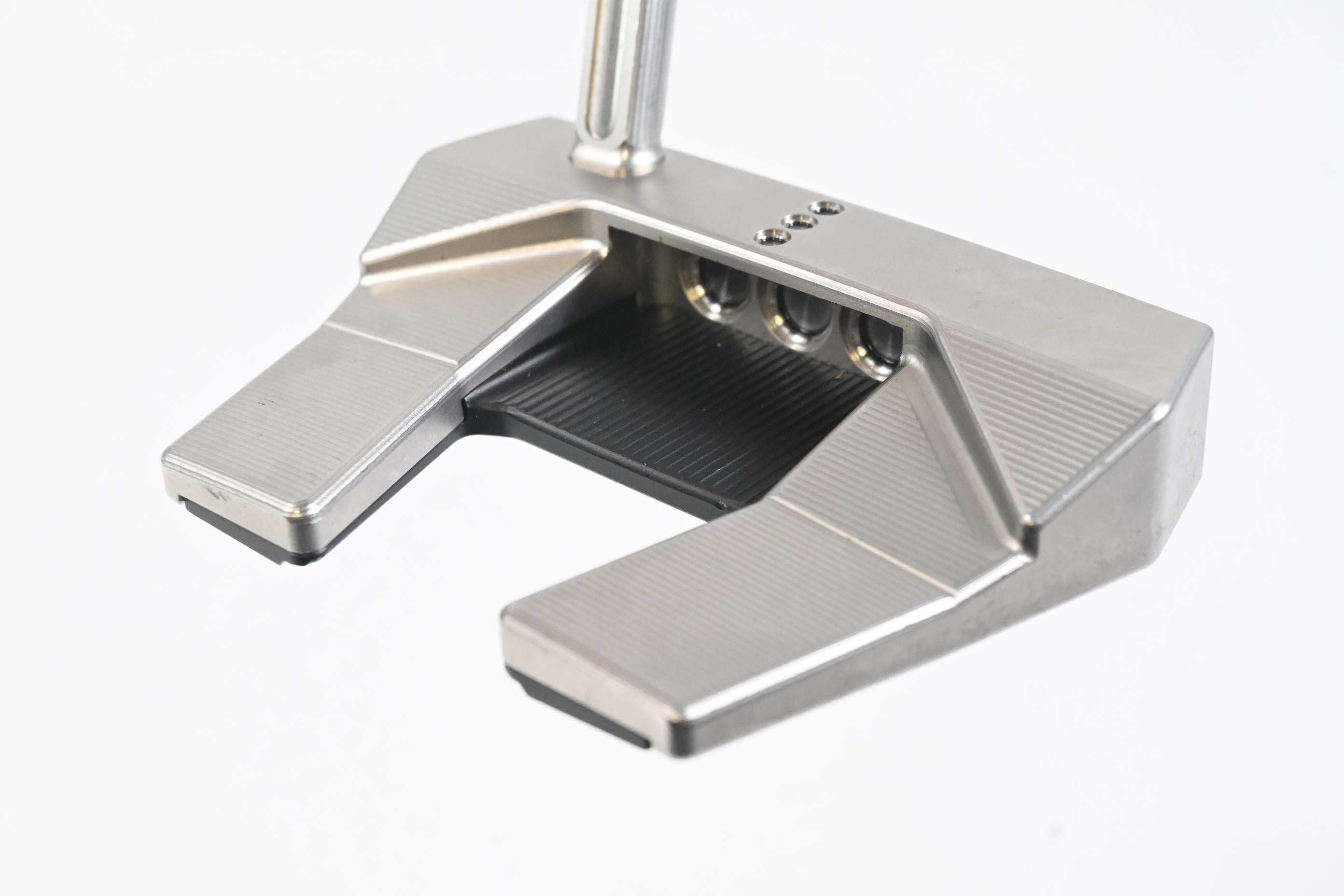 Scotty Cameron 2024 Phantom 5.5 Putter / 33 Inch