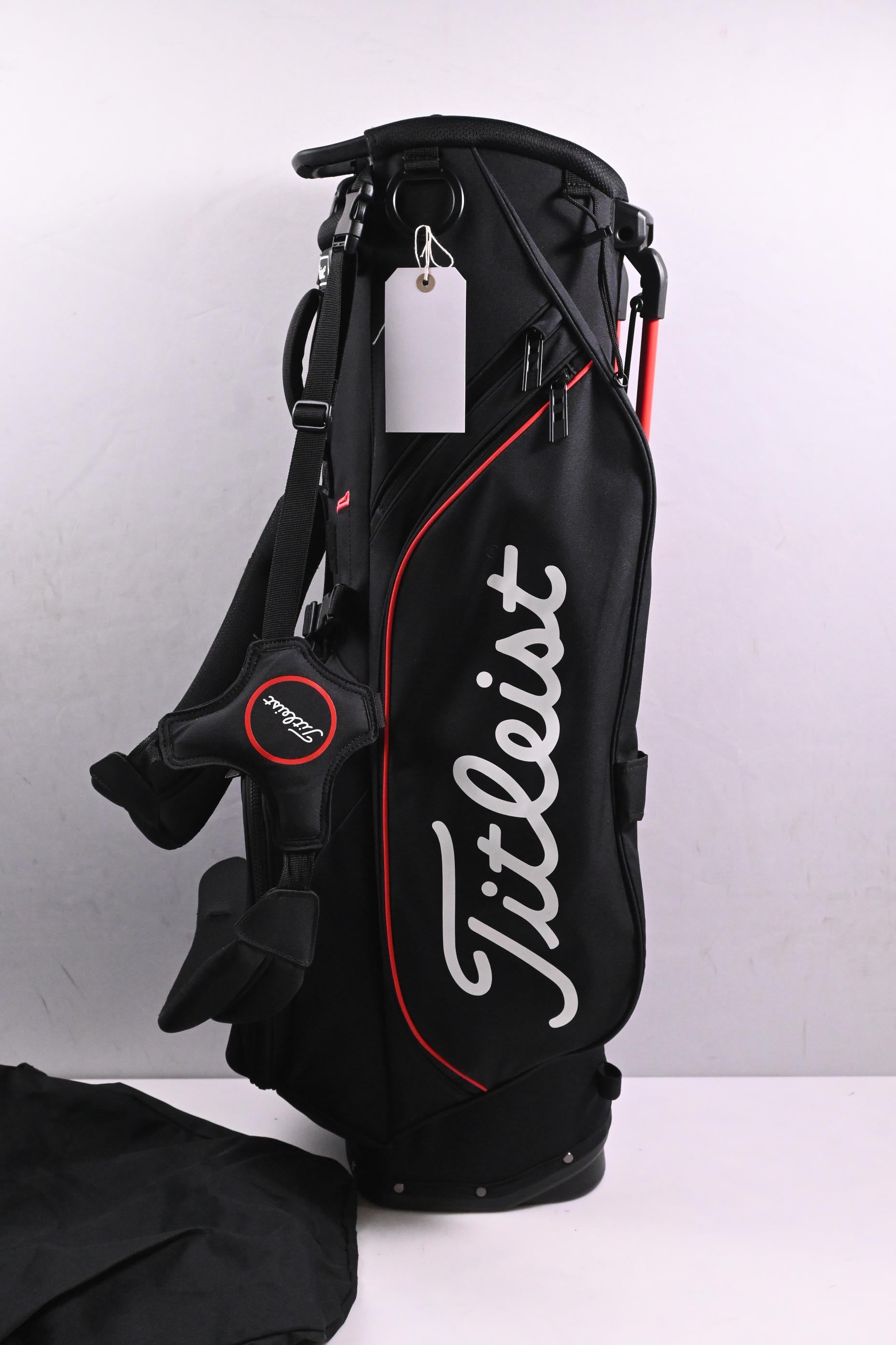 Titleist Players 4 Stand Bag / 4-Way Divider / Black, Red