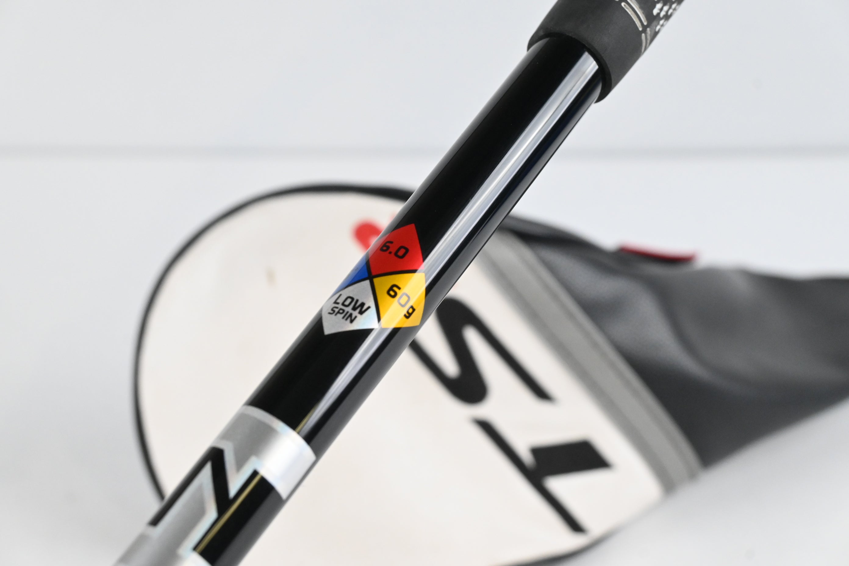 Titleist TSR2 Driver / 8 Degree / Stiff Flex HZRDUS Black 60 Shaft