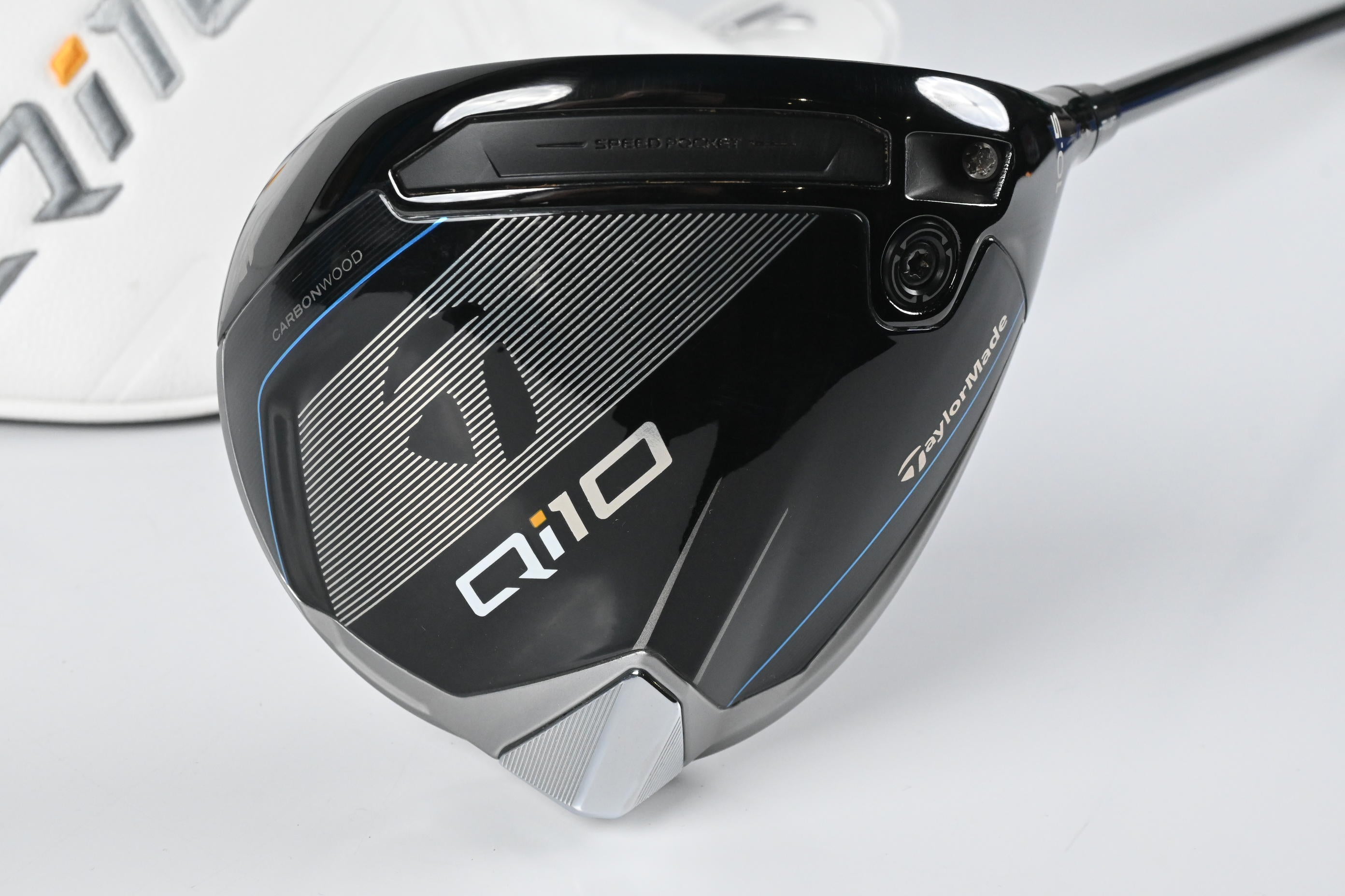 Taylormade Qi10 Driver / 10.5 Degree / Regular Flex Fujikura Ventus TR Blue 5