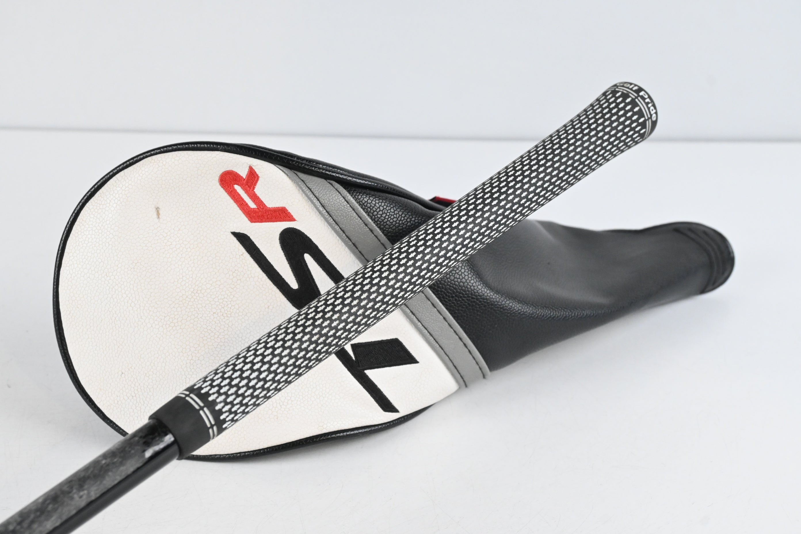 Titleist TSR2 Driver / 8 Degree / Stiff Flex HZRDUS Black 60 Shaft