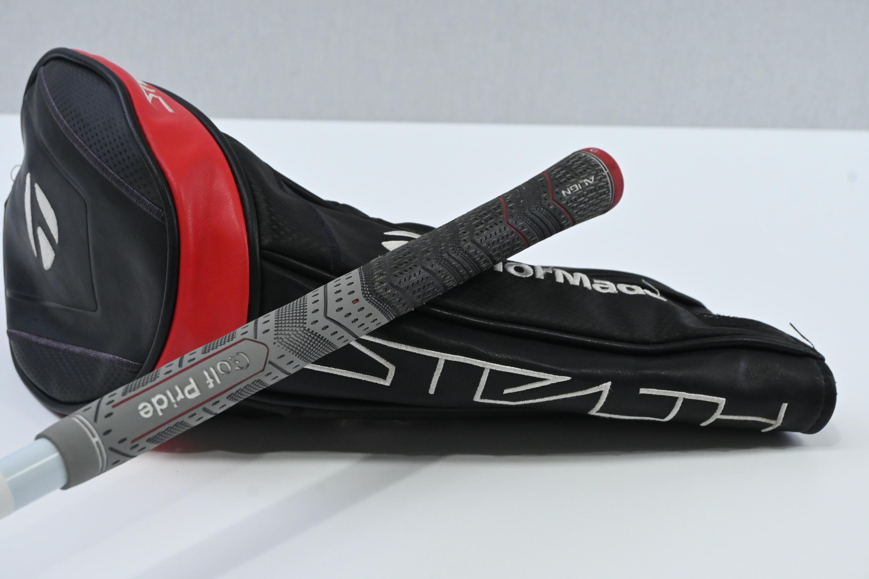Taylormade Stealth Driver / 10.5 Degree / Senior Flex Fujikura Air Speeder 45
