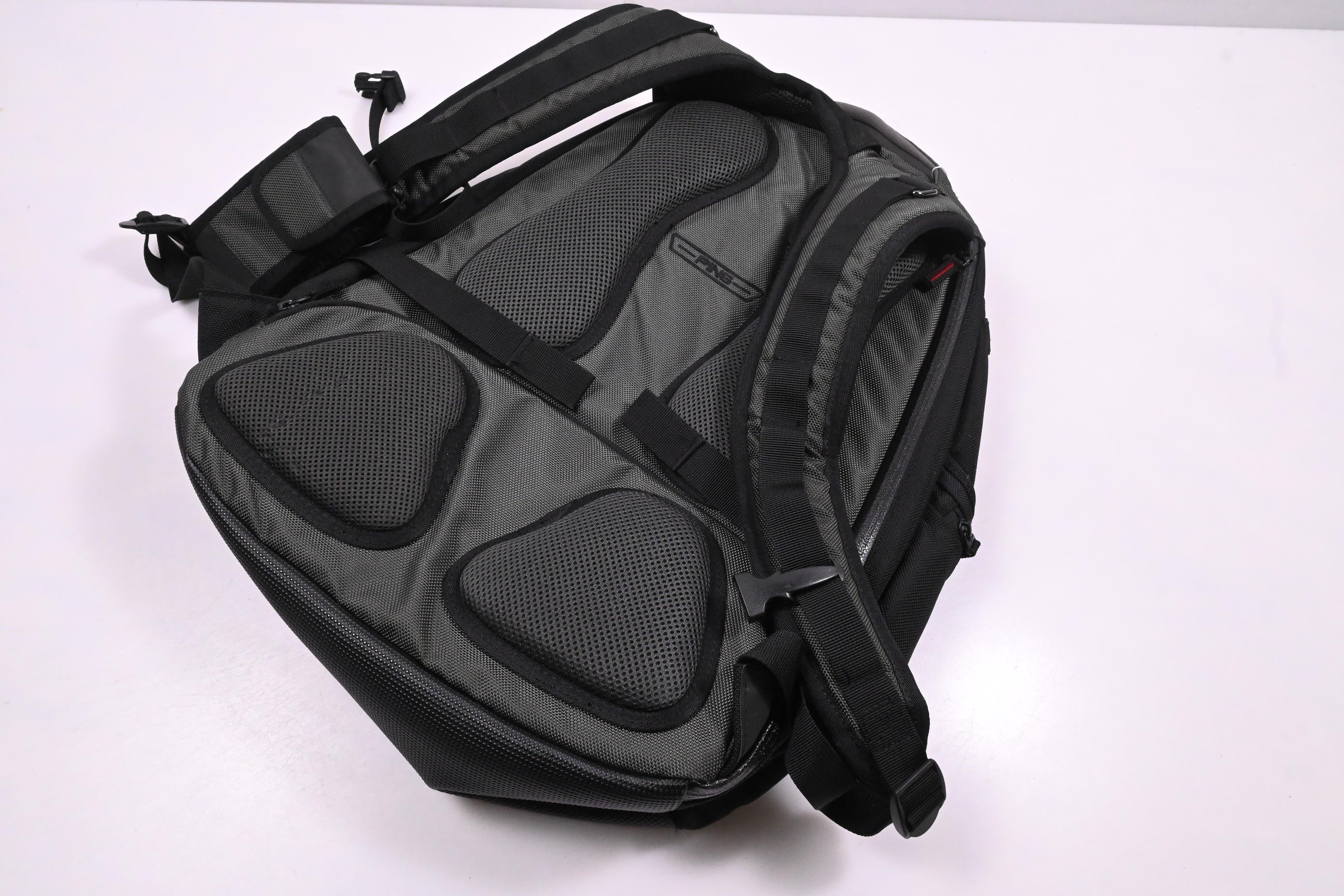 Ping Vintage Back Pack / Grey