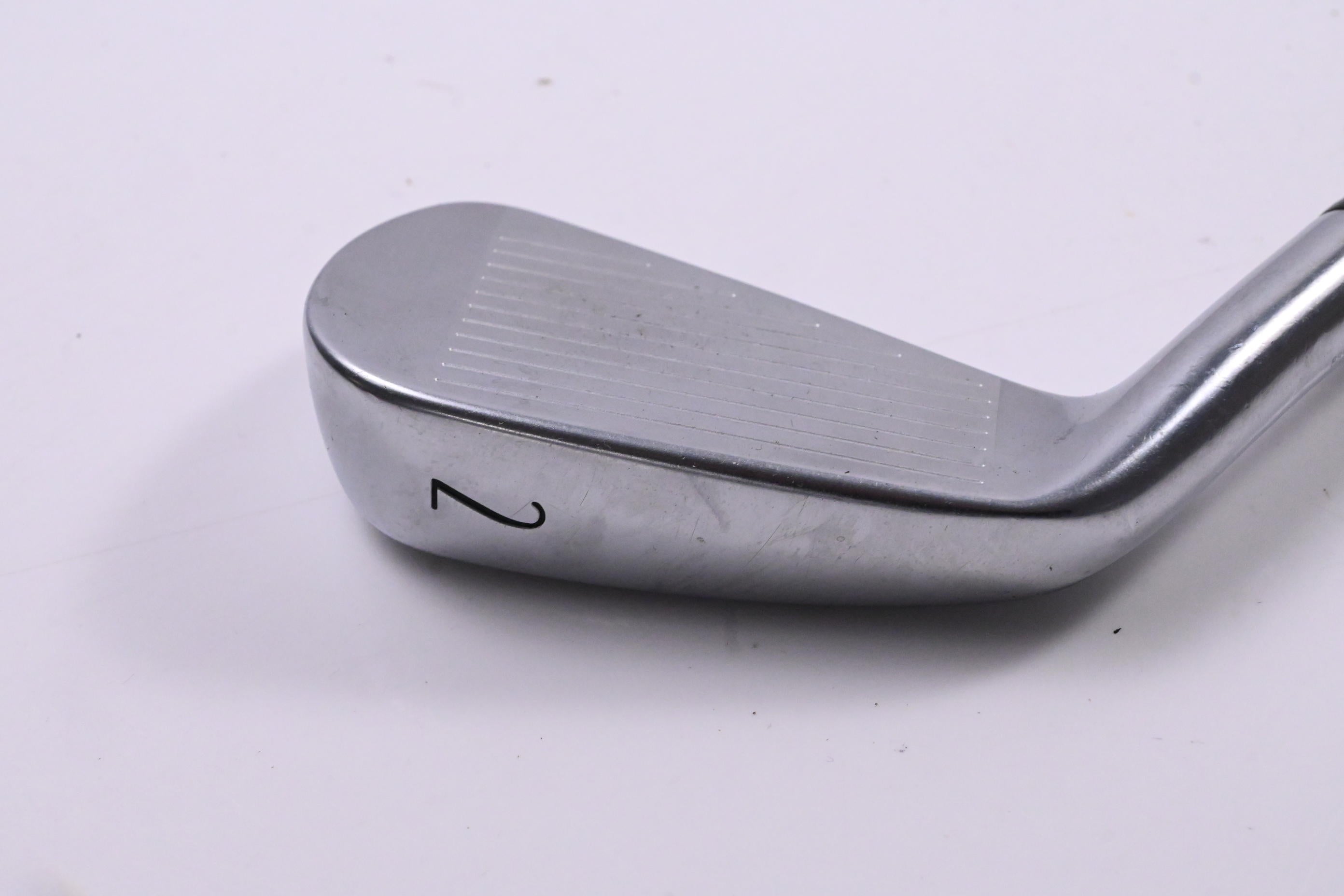 Titleist T250.U #2 Iron / 18 Degree / X-Flex Mitsubishi Tensei AV White 90 Shaft
