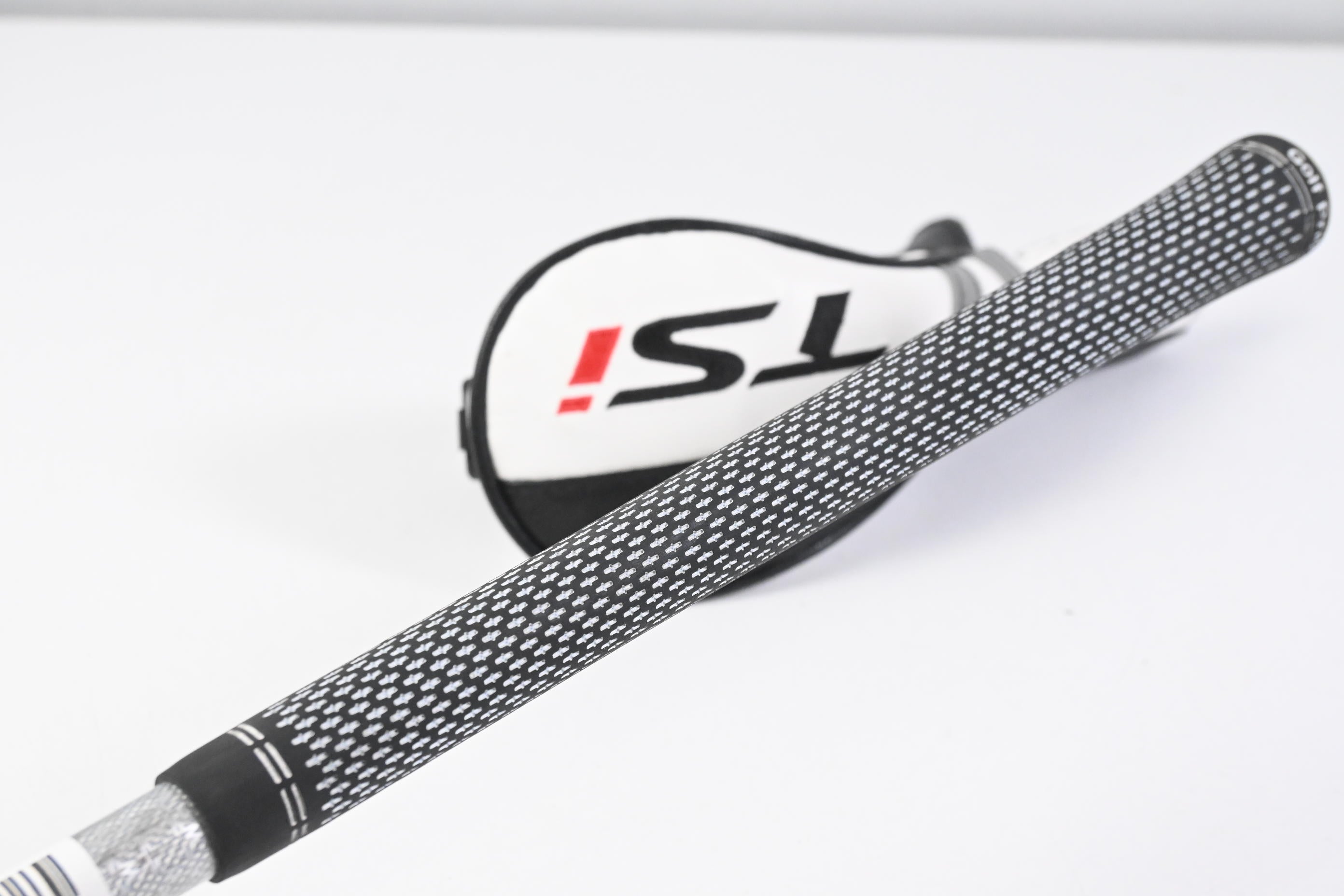 Titleist TSi2 #3 Hybrid / 18 Degree / Stiff Flex Tensei AV RAW White 90 Shaft