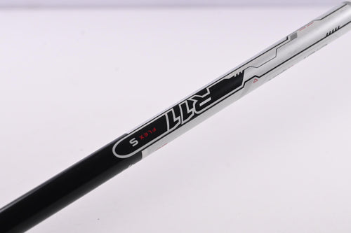 Taylormade R11 Driver / 9 Degree / Stiff Flex Fujikura Blur 60 Shaft