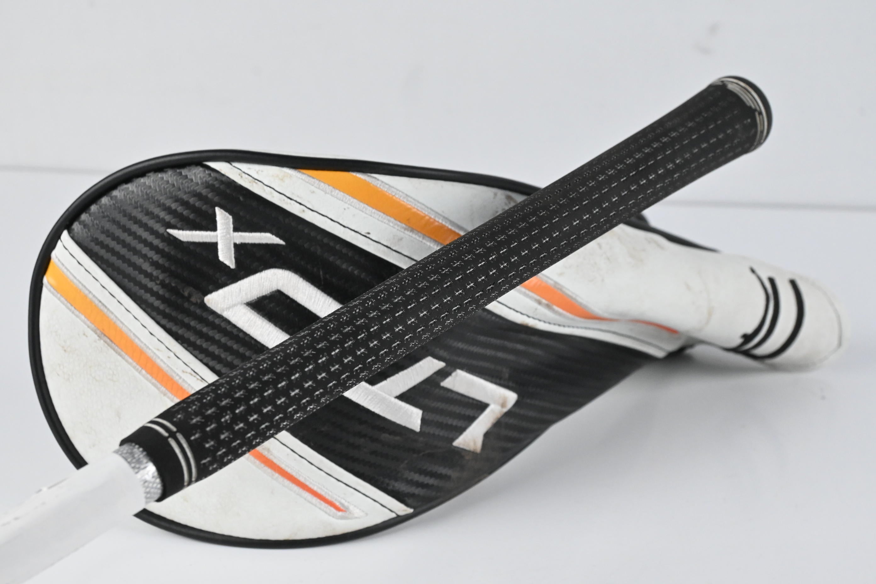 Cobra LTDx Driver / 9 Degree / Stiff Flex Tensei AV Raw White 65 Shaft