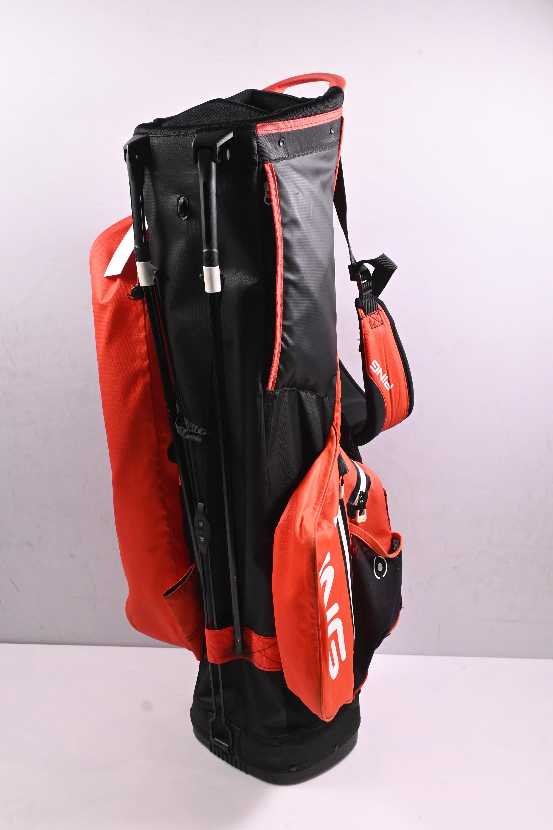 Ping Hoofer Monsoon Stand Bag / 5-Way Divider / Red, Black