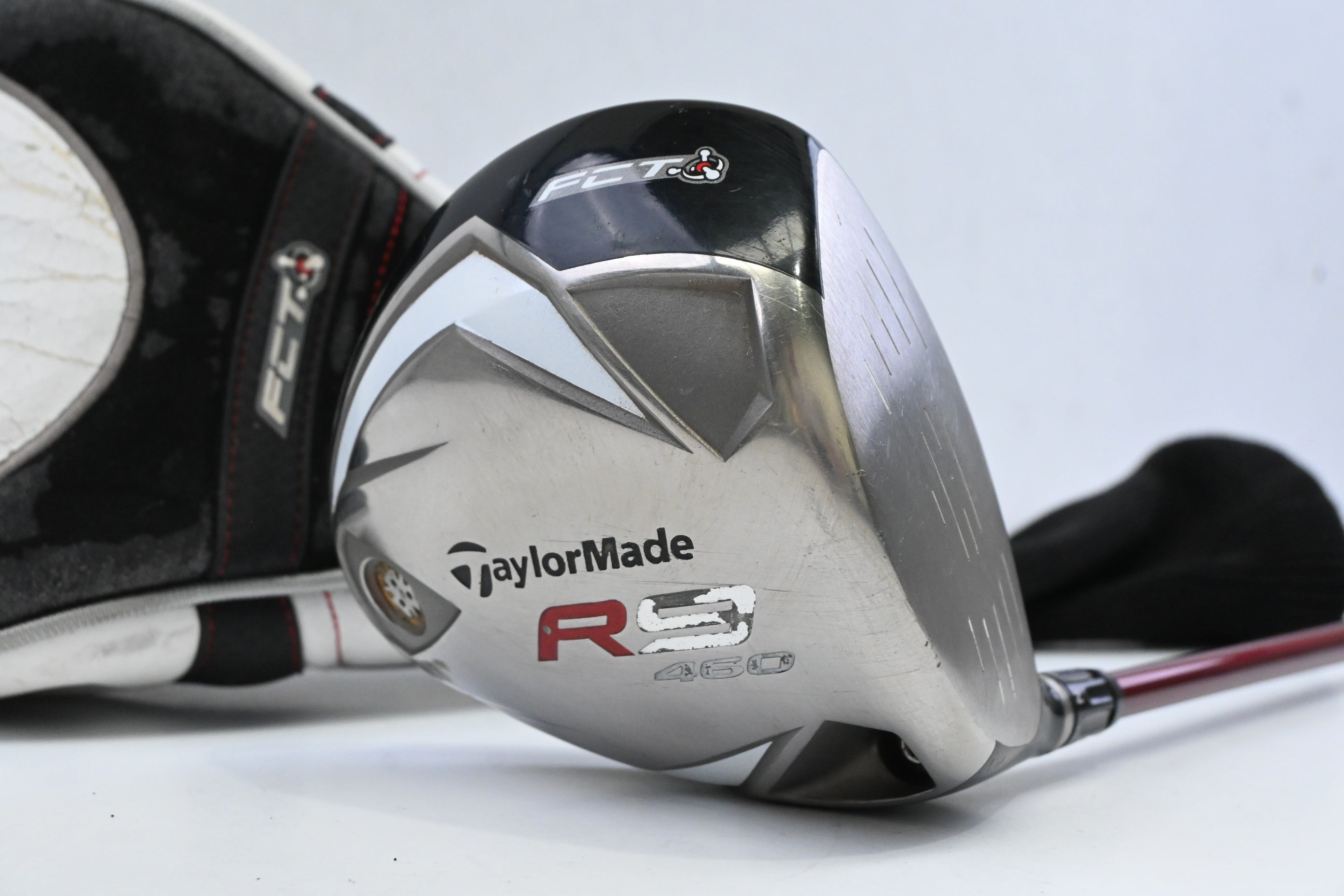 Taylormade R9 460 Driver / 10.5 Degree / Regular Flex Aldila Reax 60 Shaft