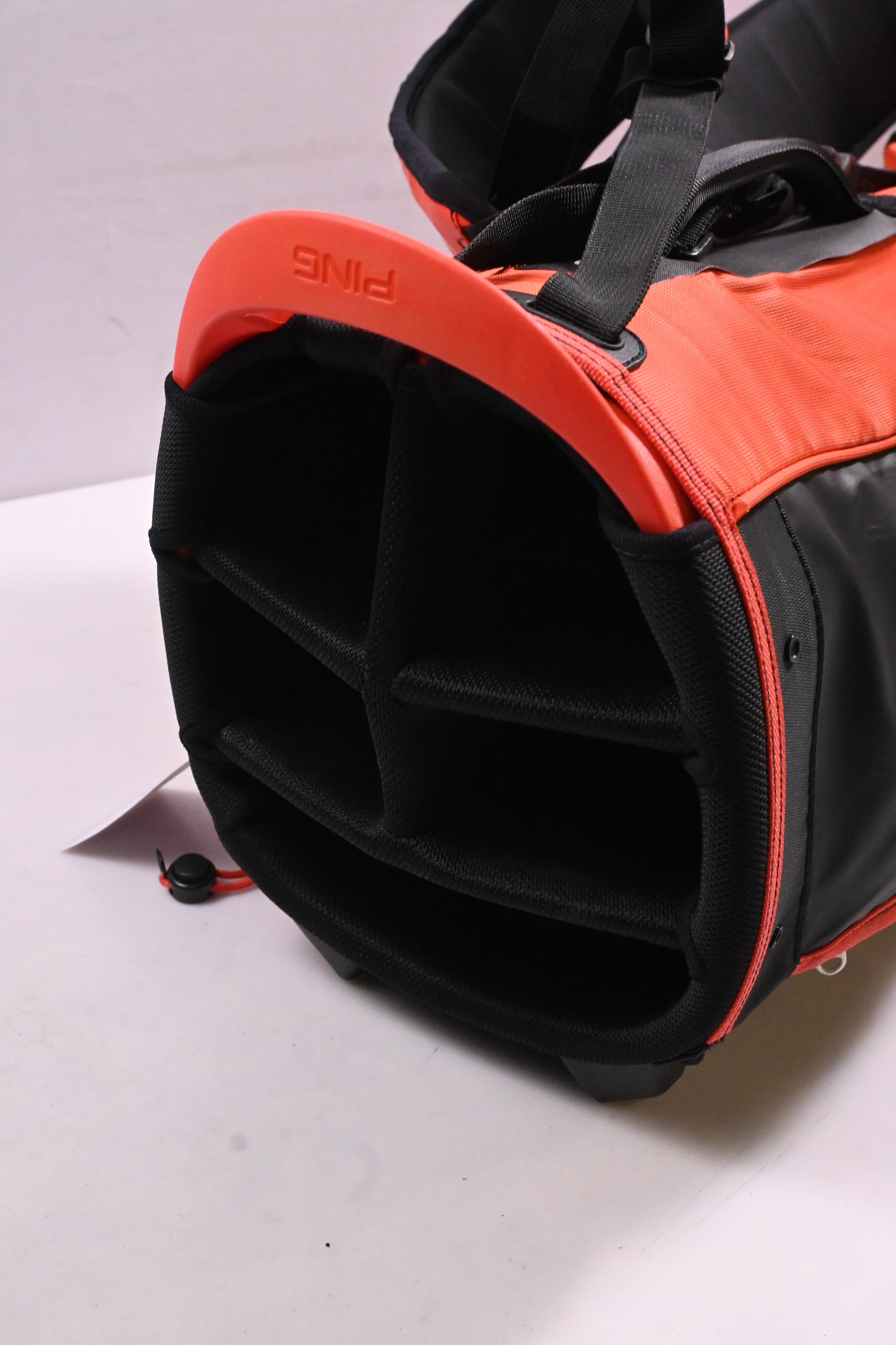 Ping Hoofer Monsoon Stand Bag / 5-Way Divider / Red, Black