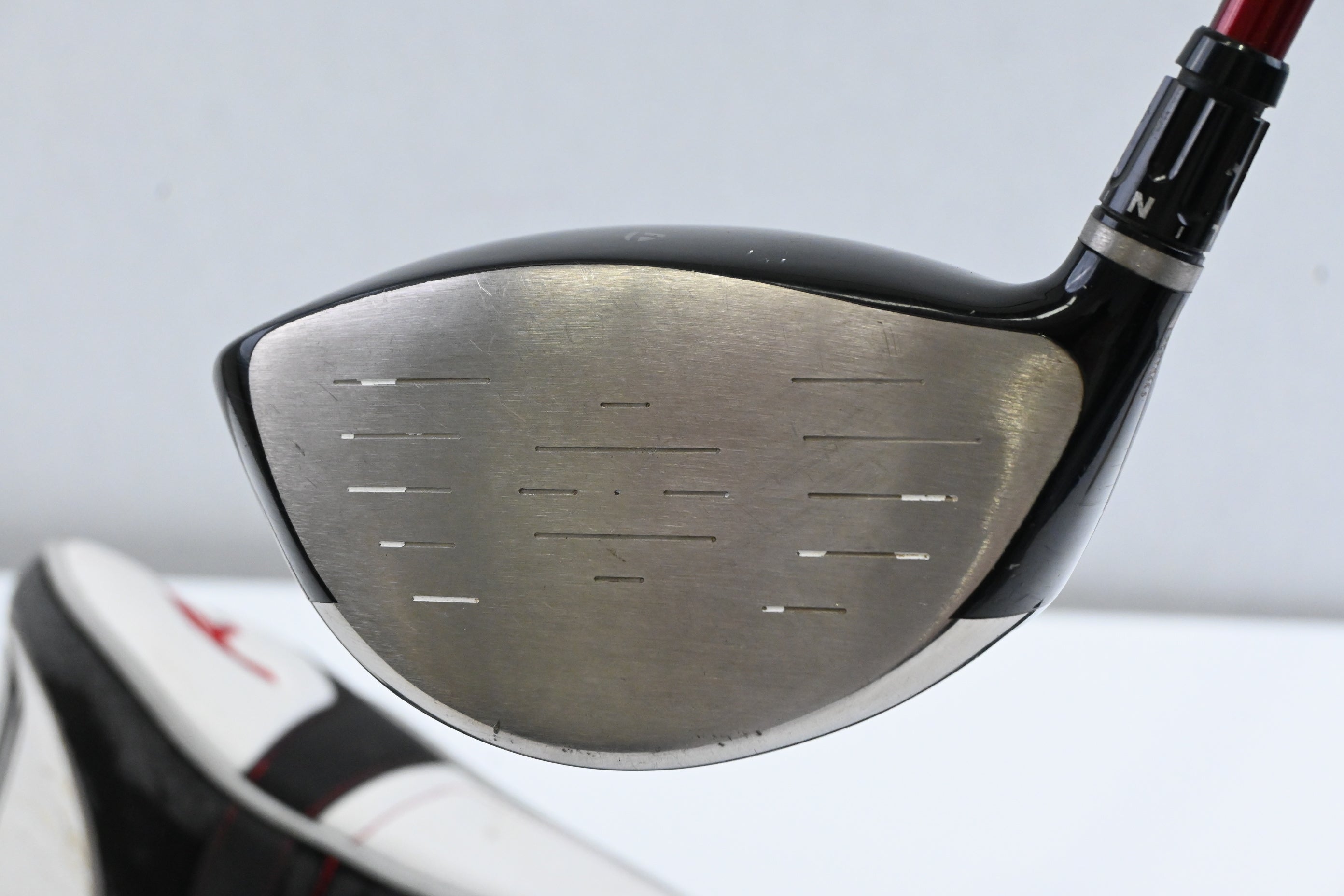 Taylormade R9 460 Driver / 10.5 Degree / Regular Flex Aldila Reax 60 Shaft