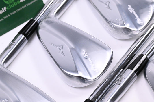 Mizuno Pro 241 Irons / 4-PW / Stiff Flex Dynamic Gold 95 S300 Shaft