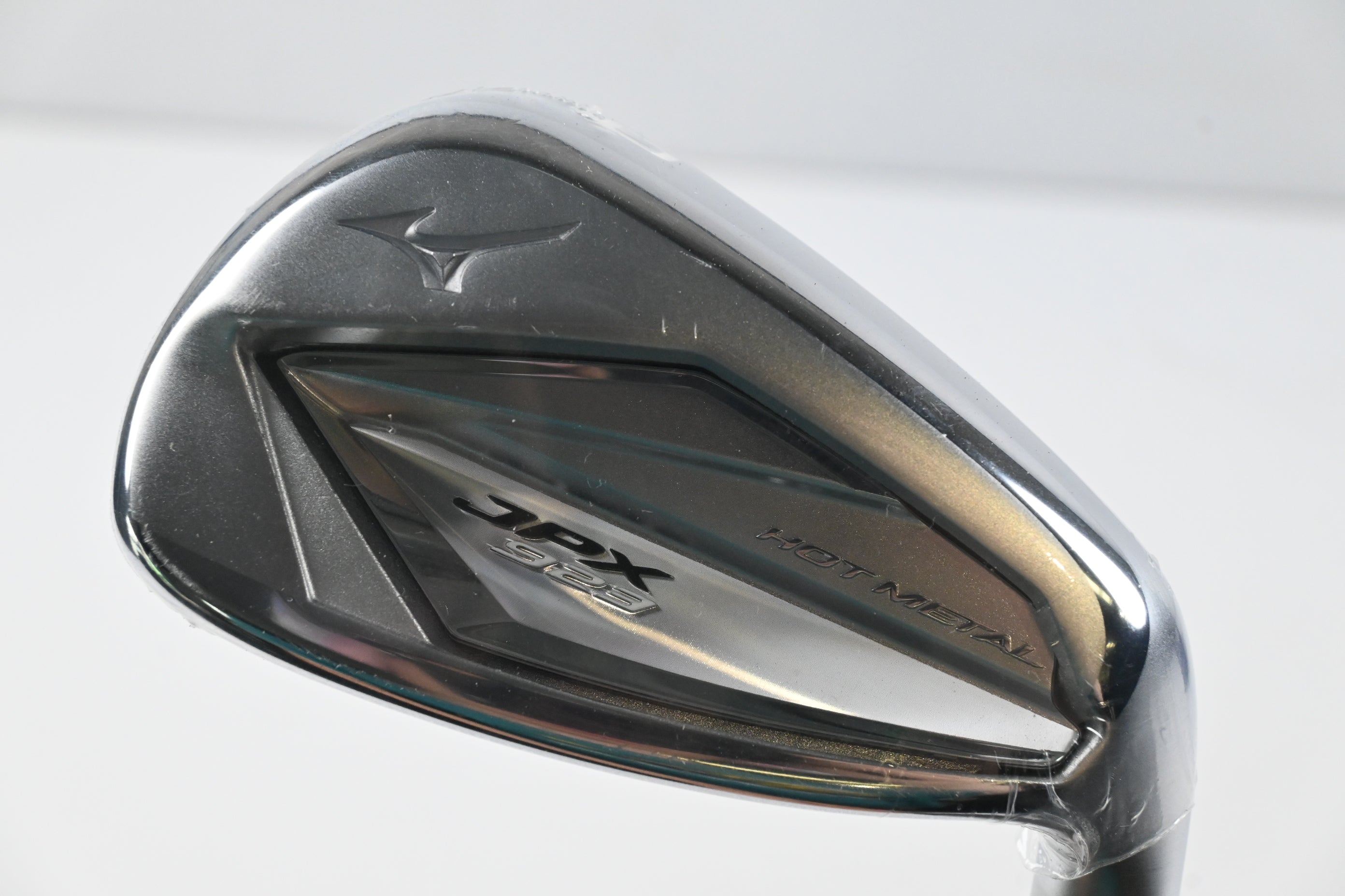 Mizuno JPX 923 Hot Metal Pitching Wedge / 42.5 Degree / Regular Flex KBS Tour