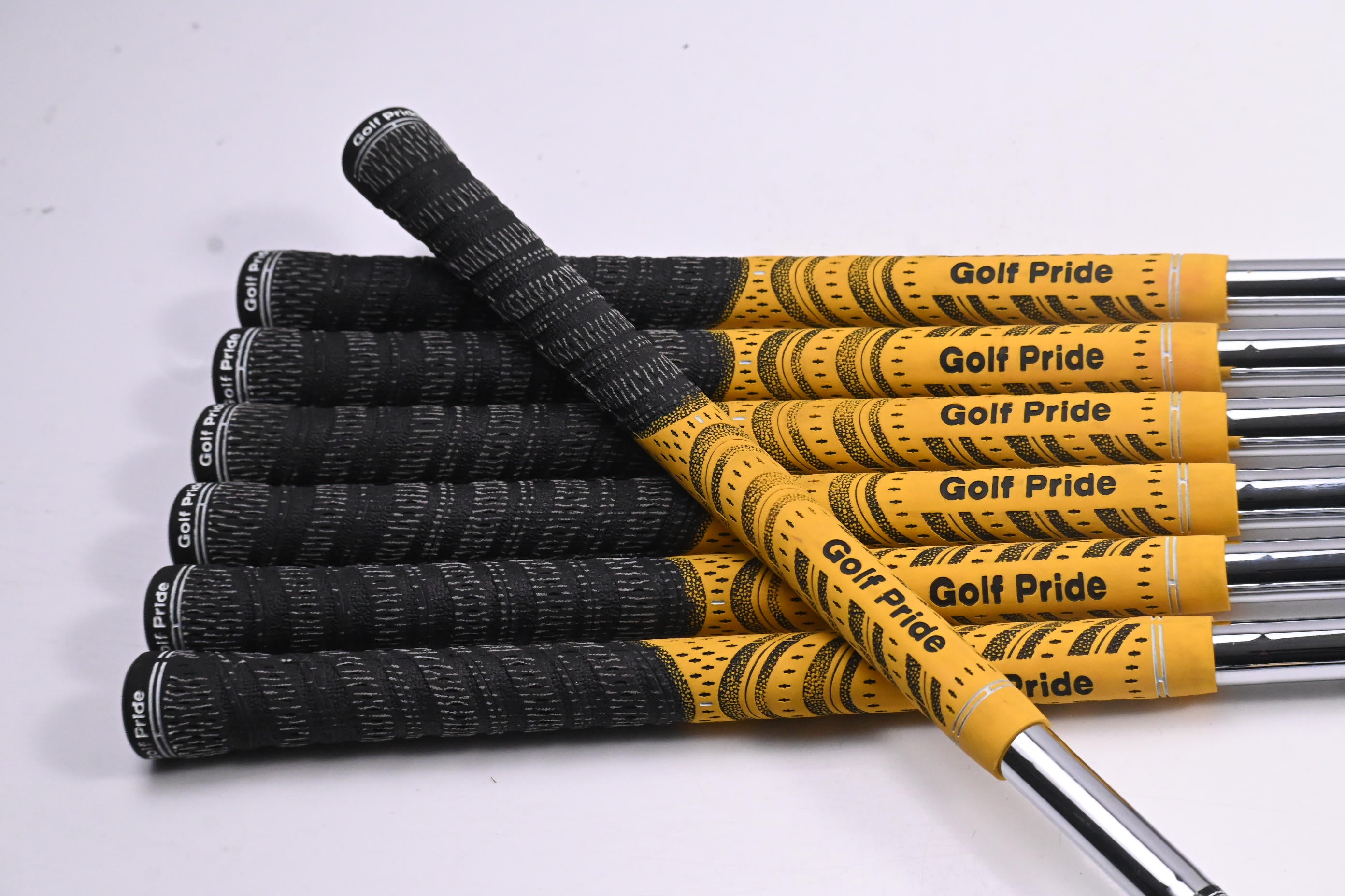 Dynamic Gold SL S300 Iron Shafts / Stiff Flex / Set Of 7 / .355" Tip