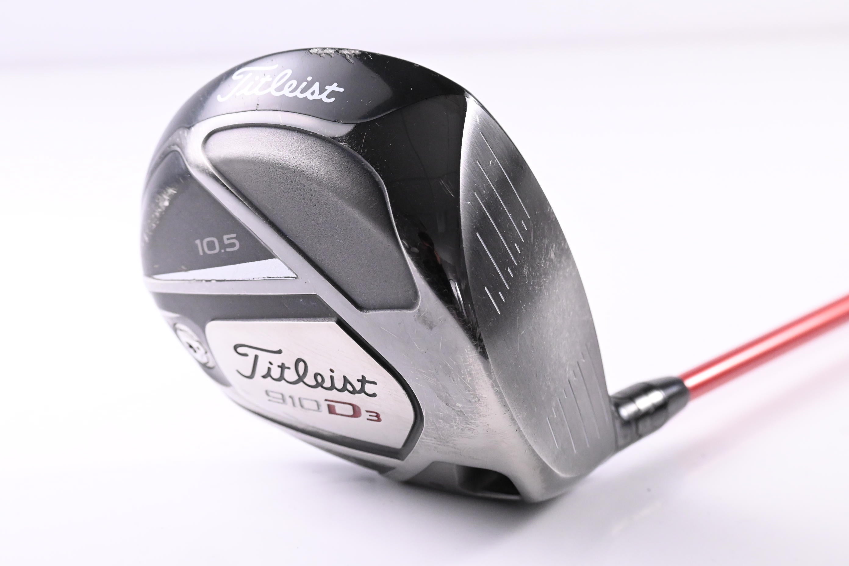 Titleist 910 D3 Driver / 10.5 Degree / Regular Flex Fujikura Motore F1 55 Shaft