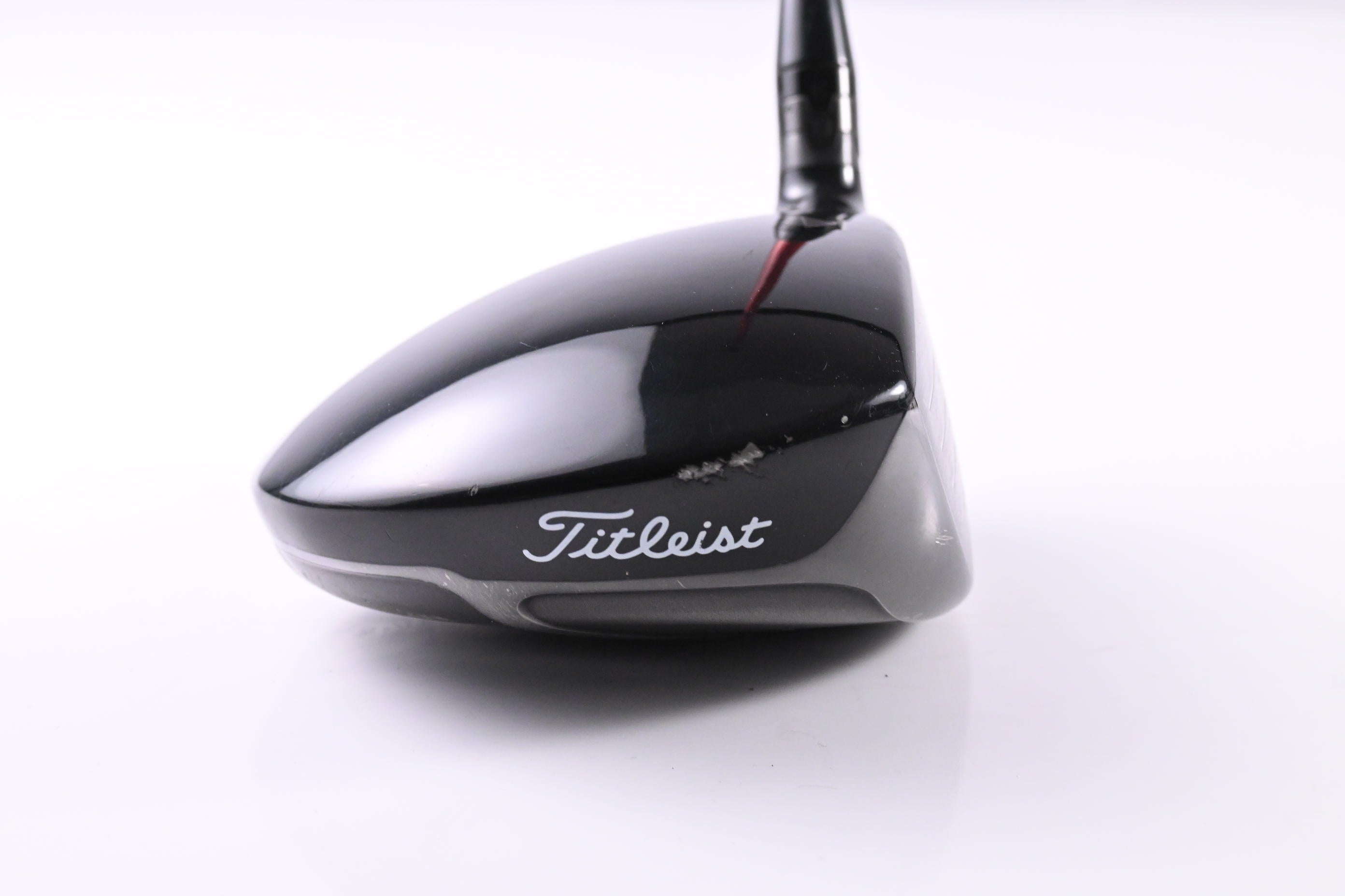 Titleist 910 D3 Driver / 10.5 Degree / Regular Flex Fujikura Motore F1 55 Shaft