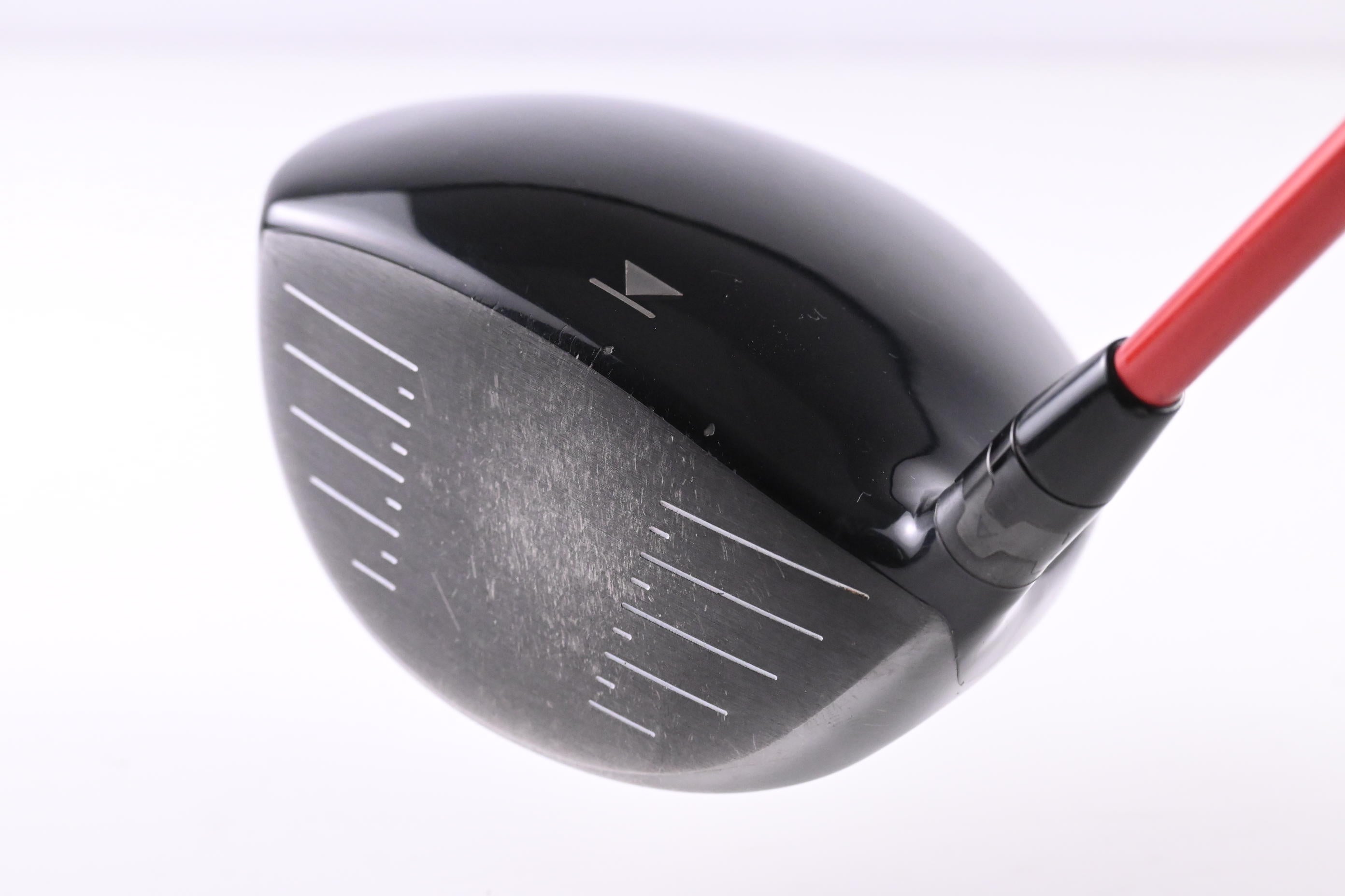 Titleist 910 D3 Driver / 10.5 Degree / Regular Flex Fujikura Motore F1 55 Shaft