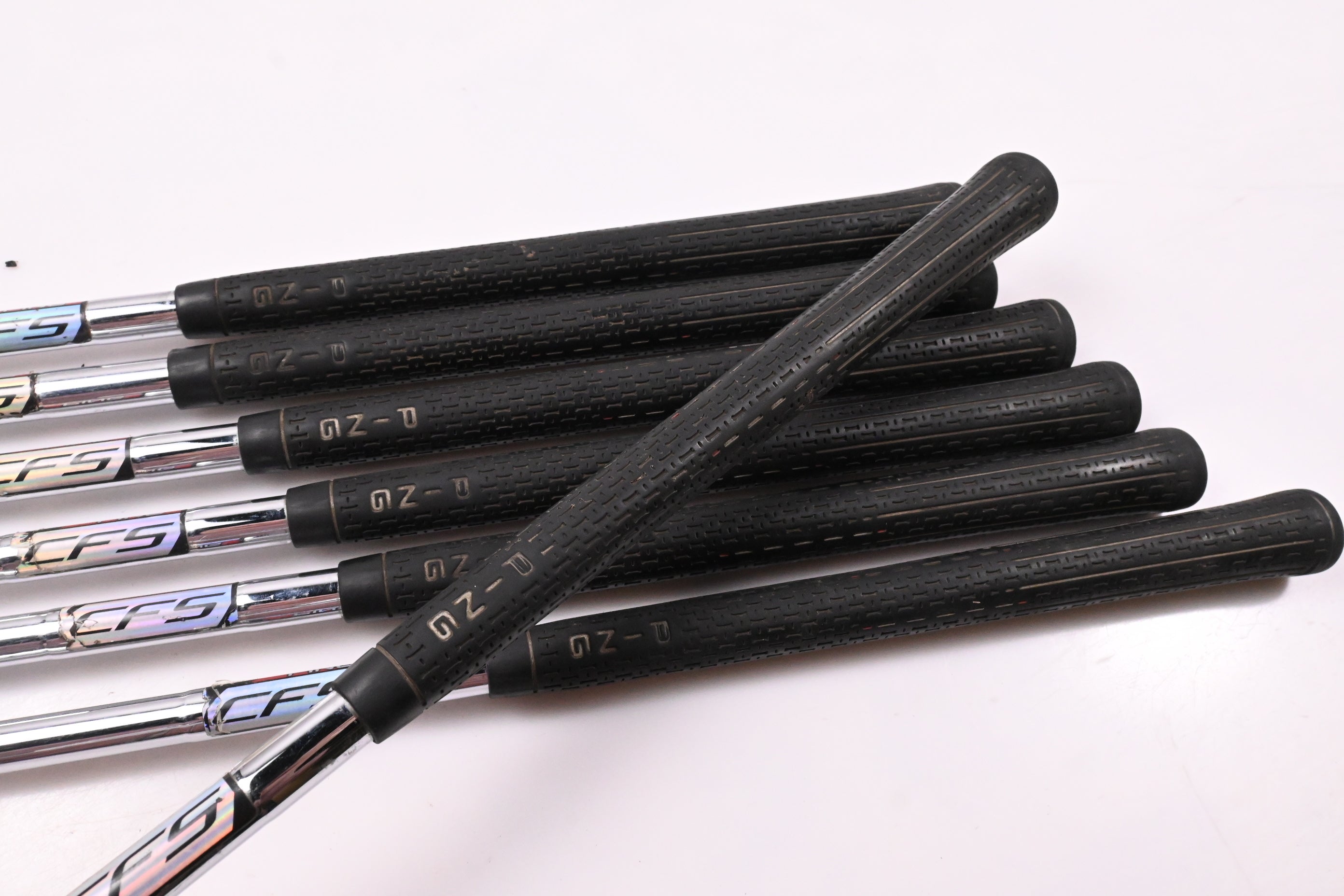 Ping G25 Irons / 4-PW / White Dot / Regular Flex Ping CFS Shafts