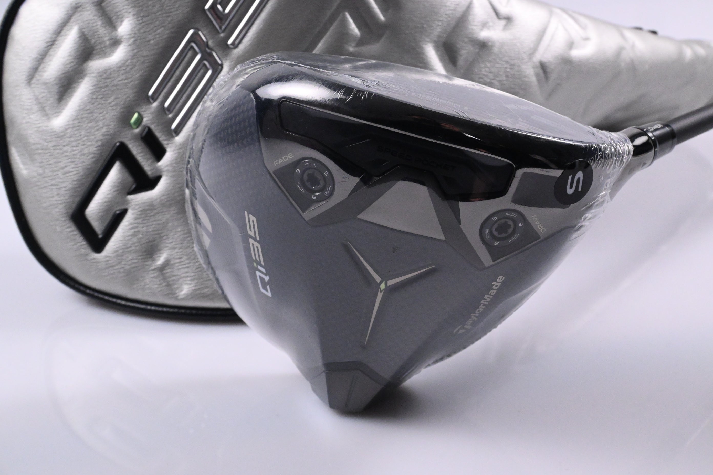 Taylormade Qi35 LS Driver / 10.5 Degree / Stiff Flex Kai'li White Dark Wave 60