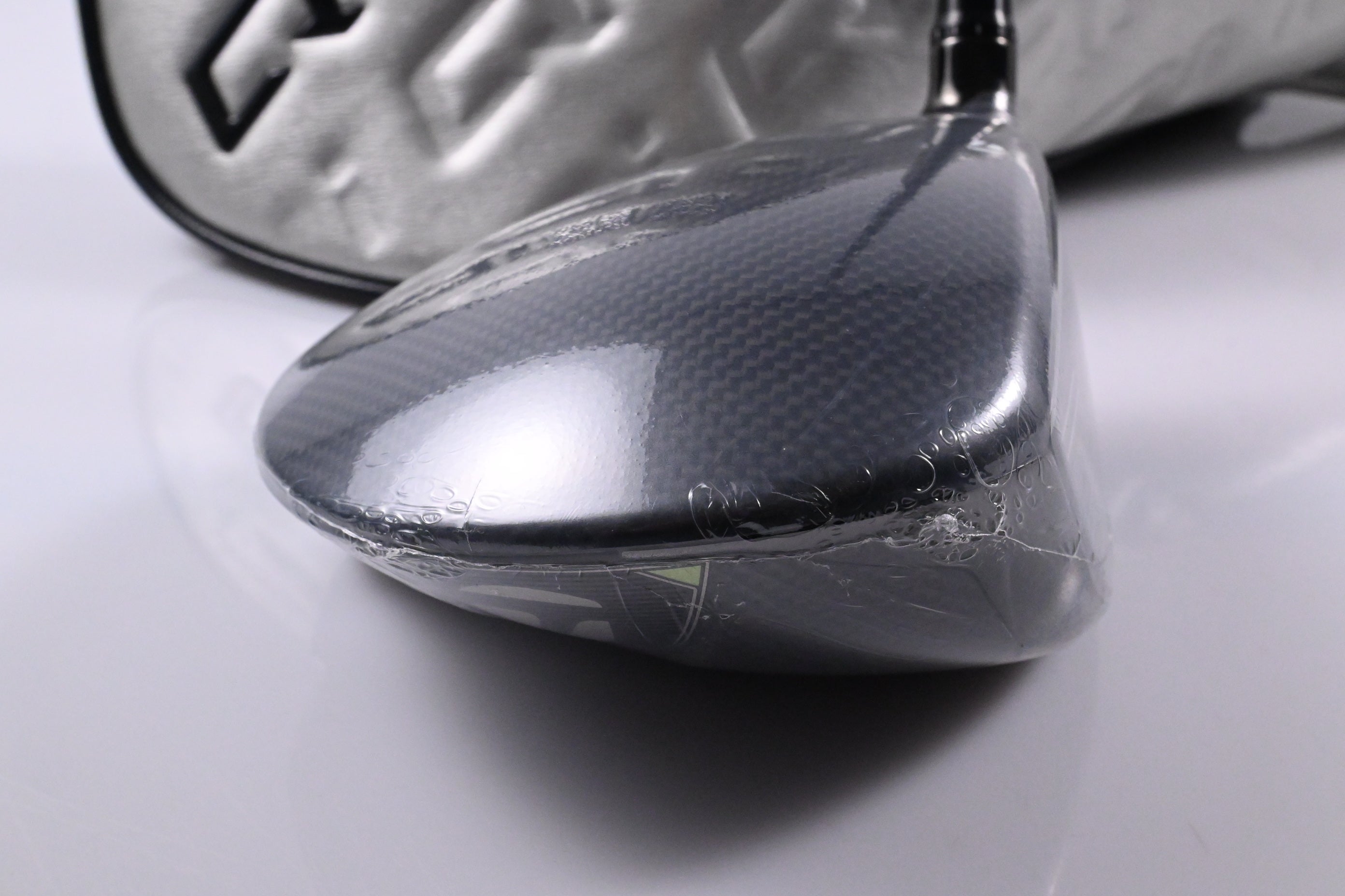 Taylormade Qi35 LS Driver / 10.5 Degree / Stiff Flex Kai'li White Dark Wave 60
