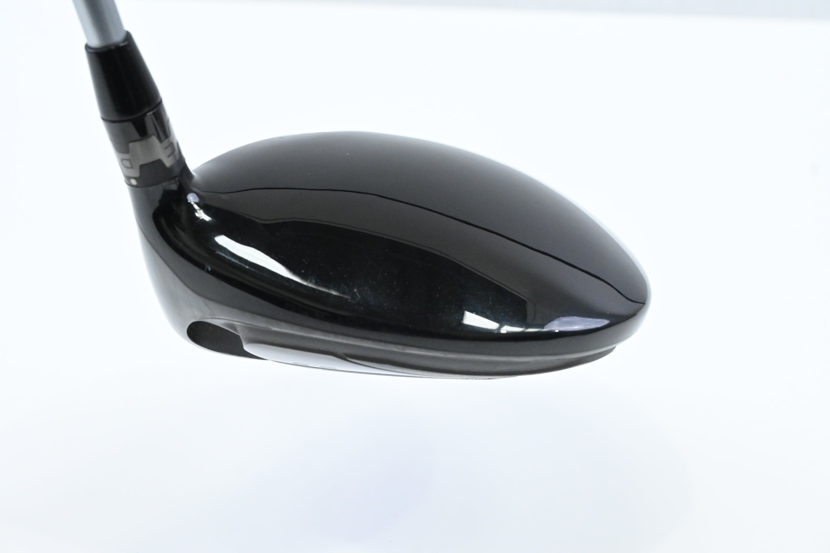 Titleist 915 D3 Driver / 9.5 Degree / X-Flex Fujikura Rombax Shaft