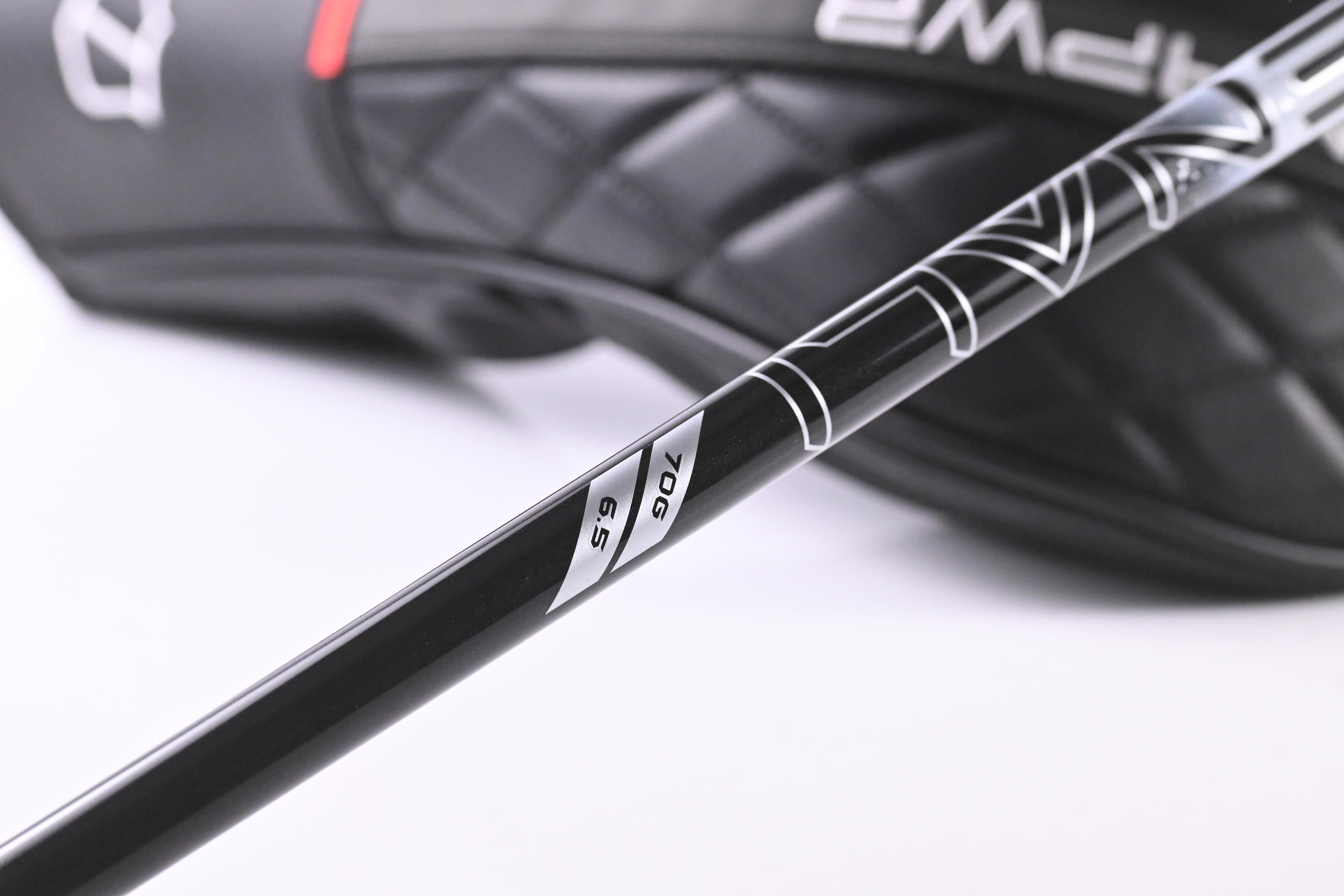 Wilson DYNAPWR 2025 Carbon Driver / 10.5 Degree / X-Flex Denali Black 70 Shaft