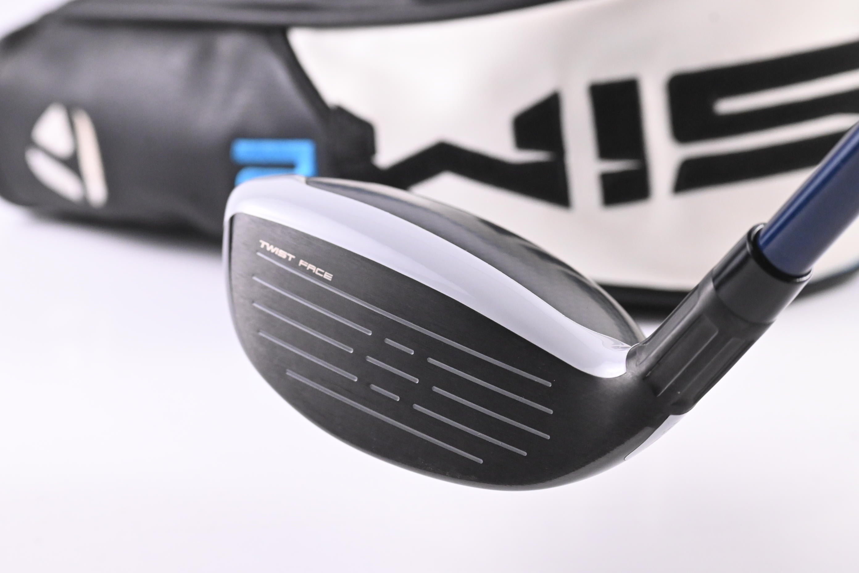 Taylormade SIM2 Max #4 Hybrid / 22 Degree / Regular Flex Fujikura Ventus Blue 6