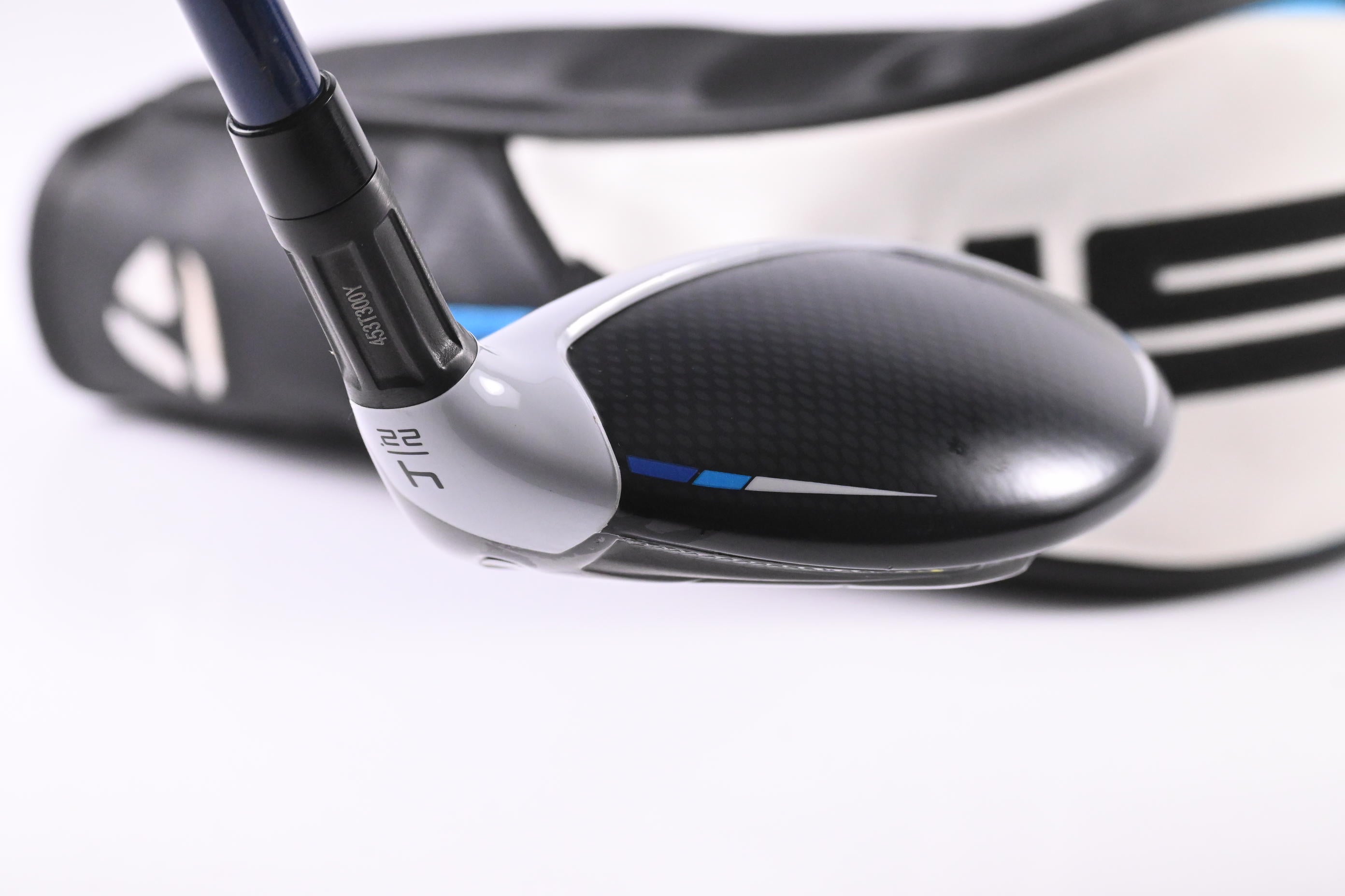 Taylormade SIM2 Max #4 Hybrid / 22 Degree / Regular Flex Fujikura Ventus Blue 6