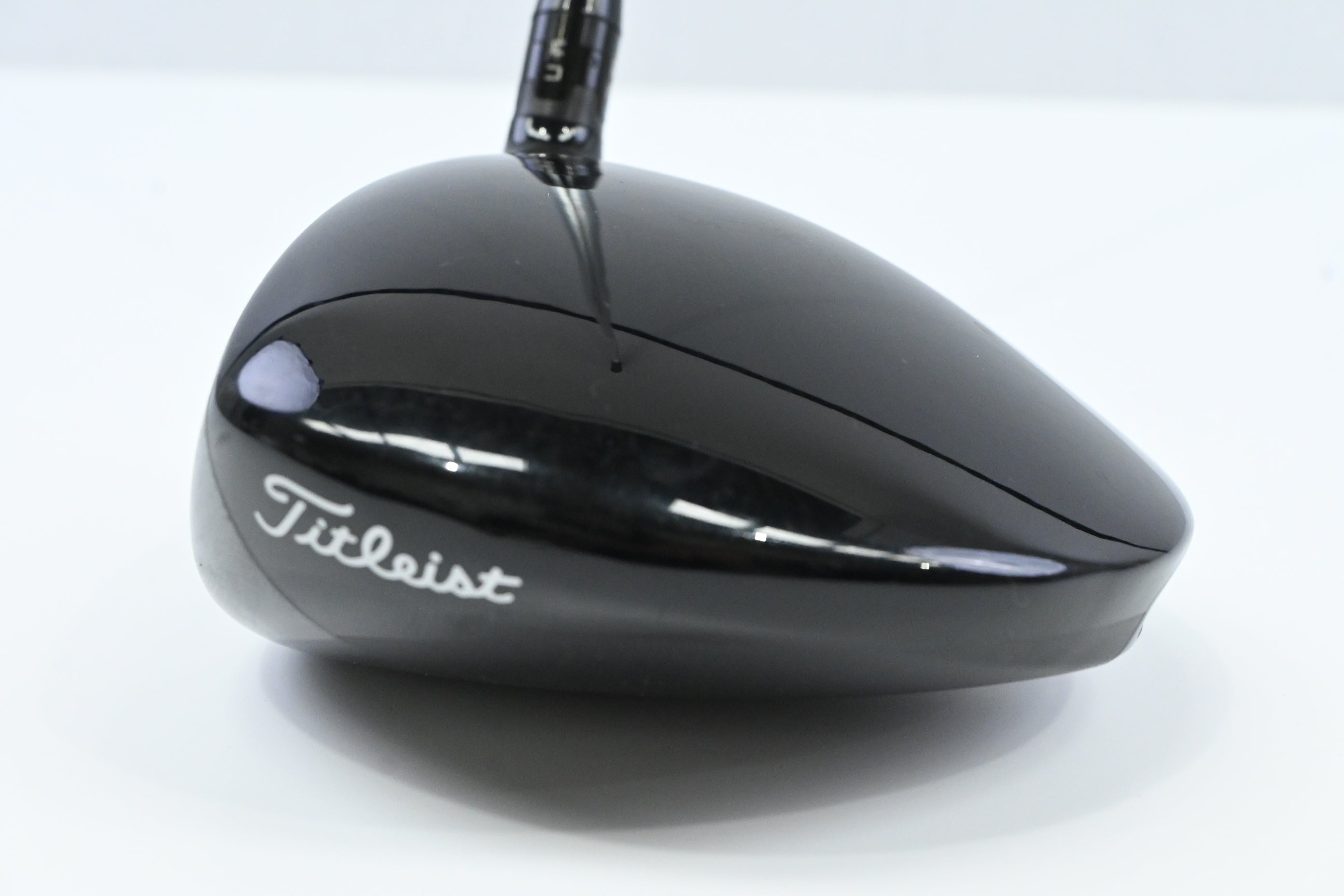 Left Hand Titleist GT2 Driver / 10 Degree / Regular Flex Fujikura Air Speeder 40