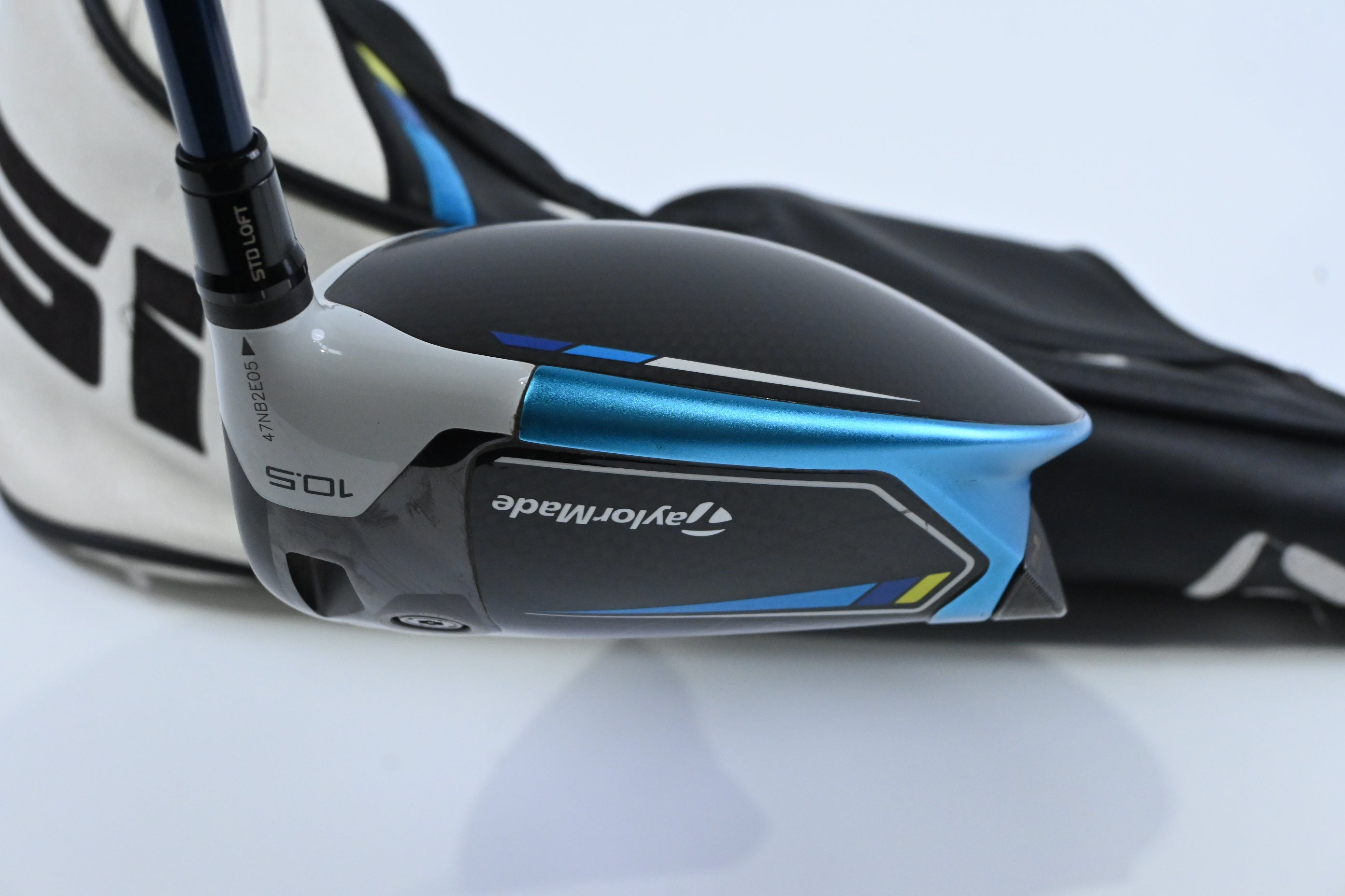 Taylormade SIM2 Max Driver / 10.5 Degree / Stiff Flex Fujikura Ventus Blue 5