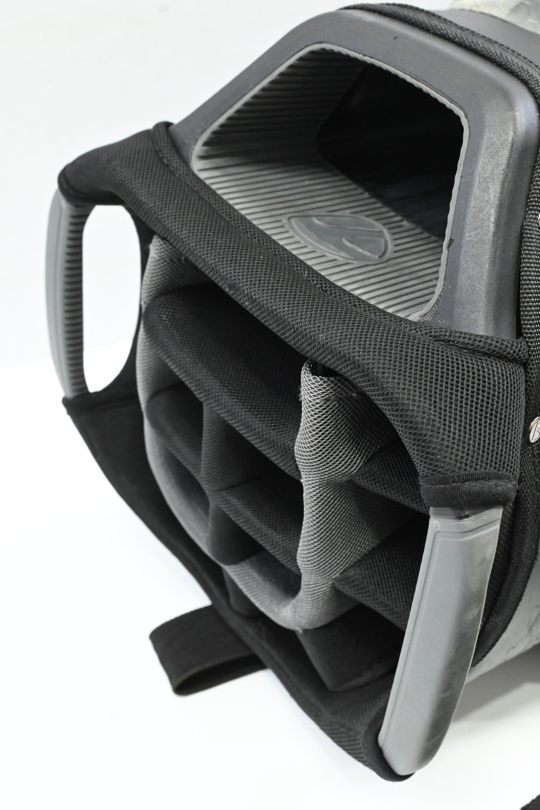 Taylormade Storm Dry Cart Bag / 14-Way / Black, Grey
