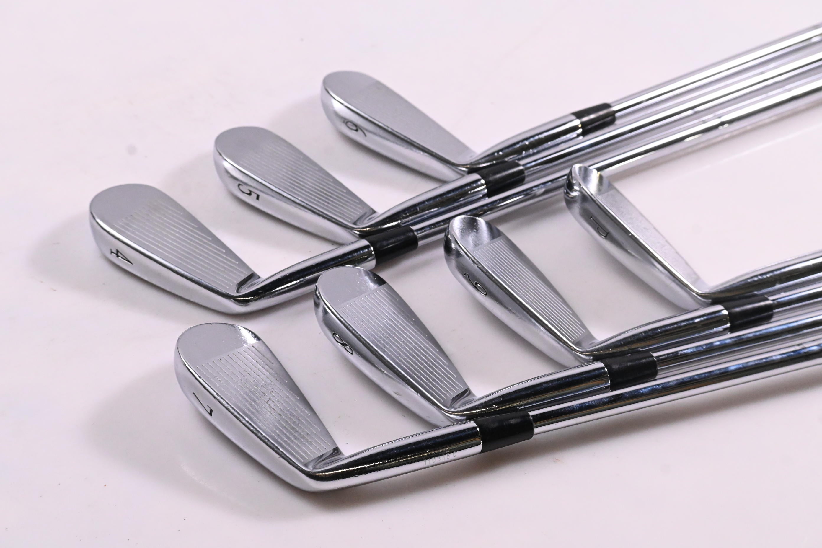 Mizuno MP-4 Irons / 4-PW / X-Flex Dynamic Gold X100U Shafts