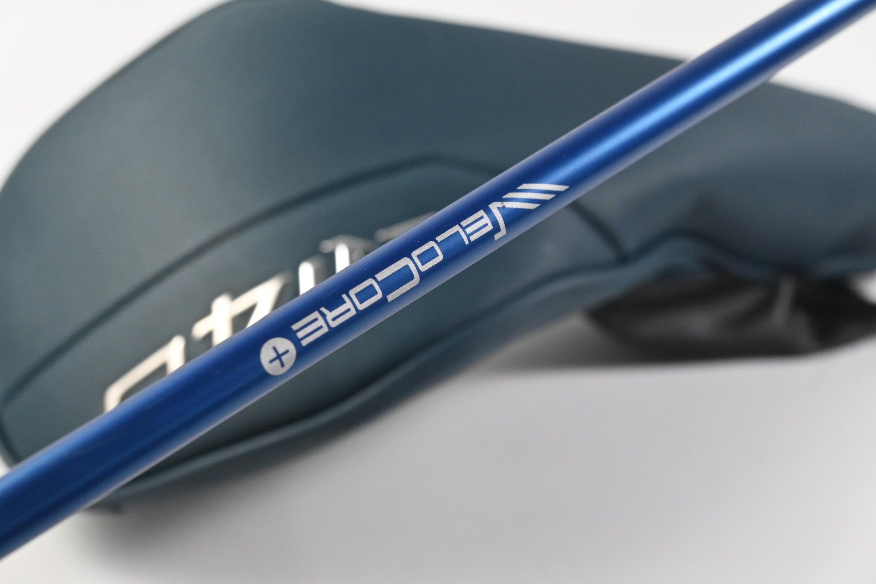 Taylormade Qi4D Driver / 9 Degree / Regular Flex Fujikura Ventus Blue 5 Velocore+