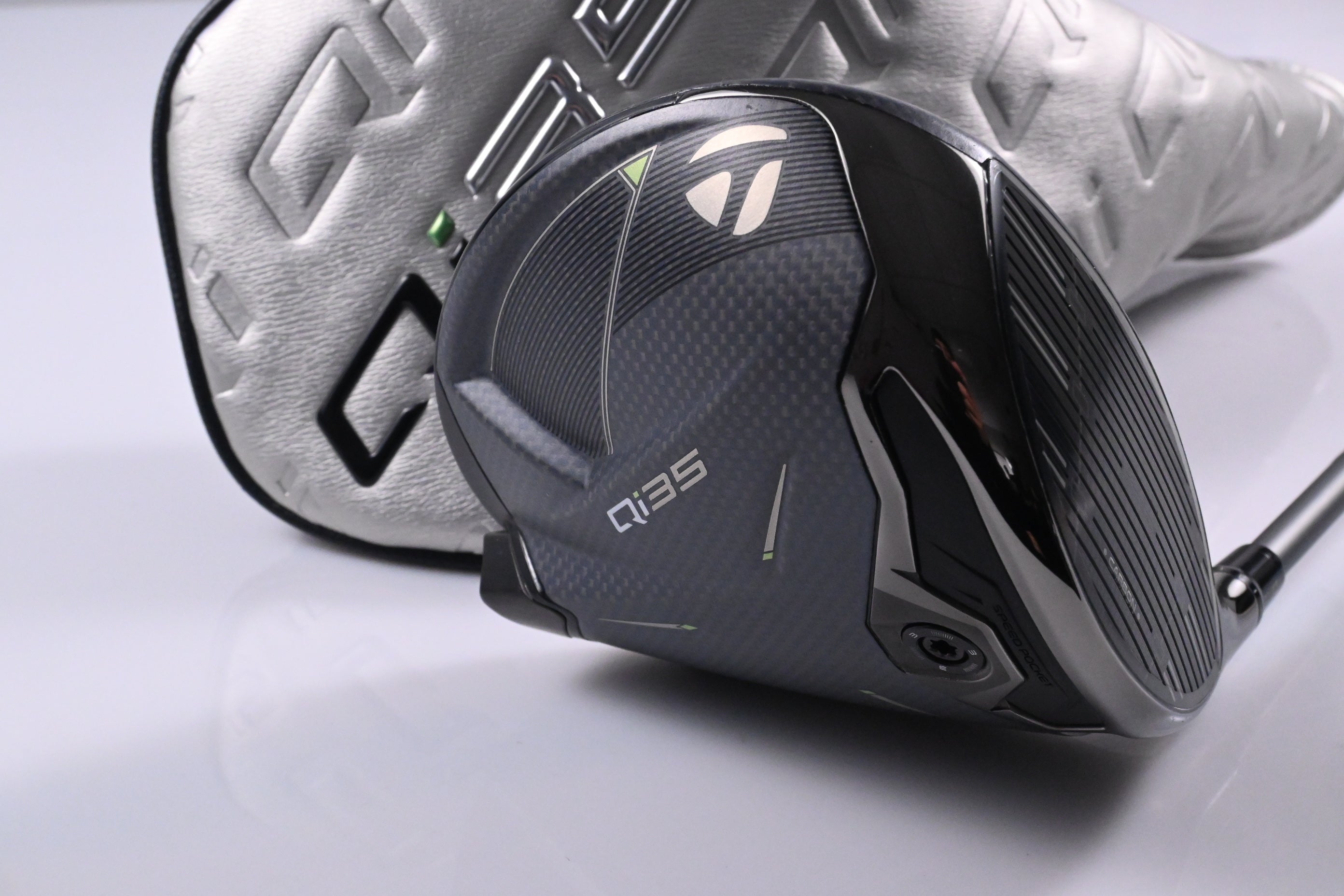 Taylormade Qi35 Driver / 9 Degree / Regular Flex Fujikura Air Speedder 50 Shaft