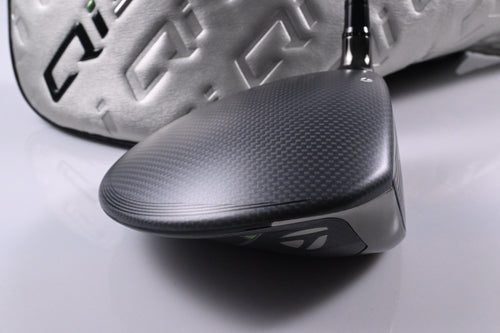 Taylormade Qi35 Driver / 9 Degree / Regular Flex Fujikura Air Speedder 50 Shaft