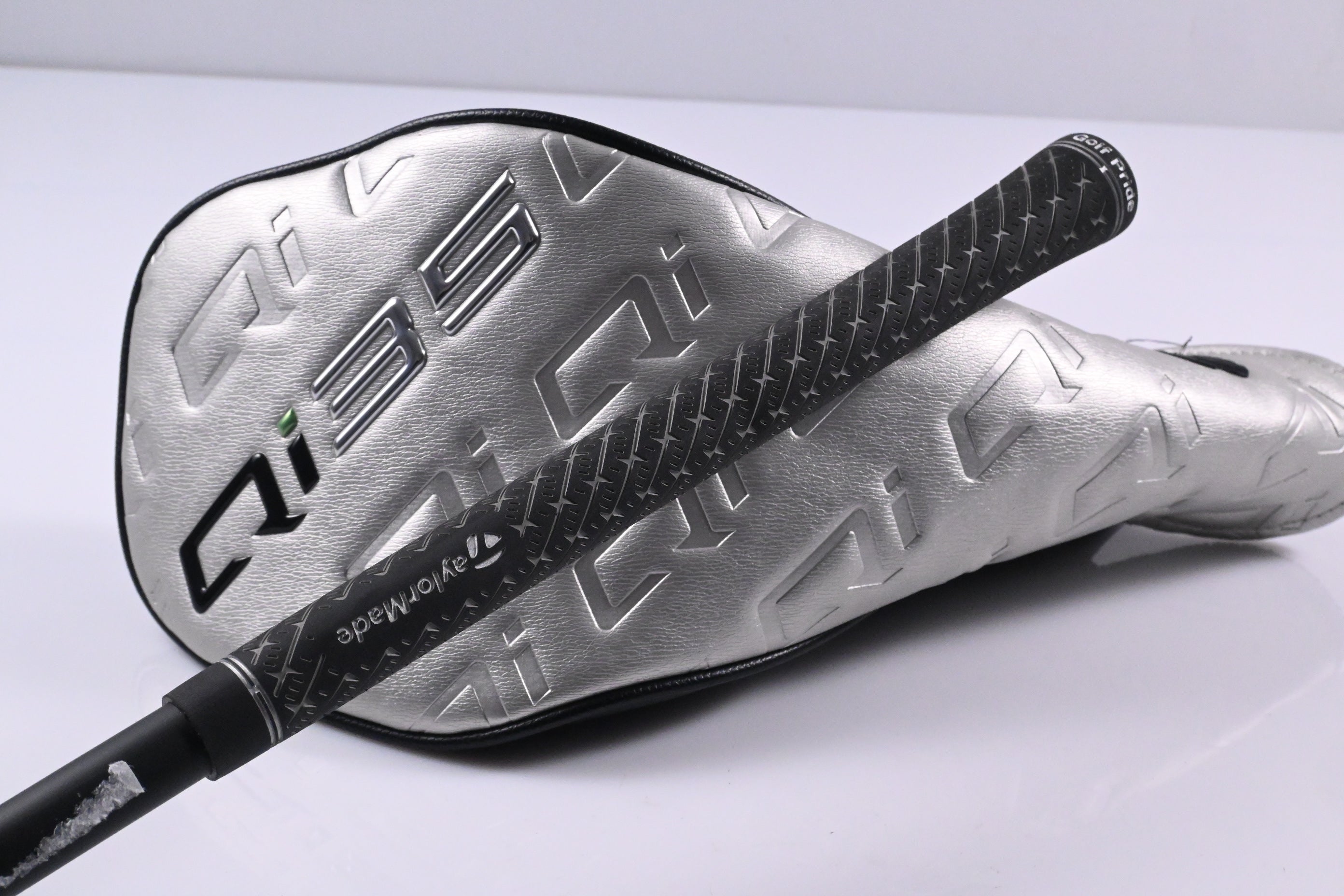 Taylormade Qi35 Driver / 9 Degree / Regular Flex Fujikura Air Speedder 50 Shaft
