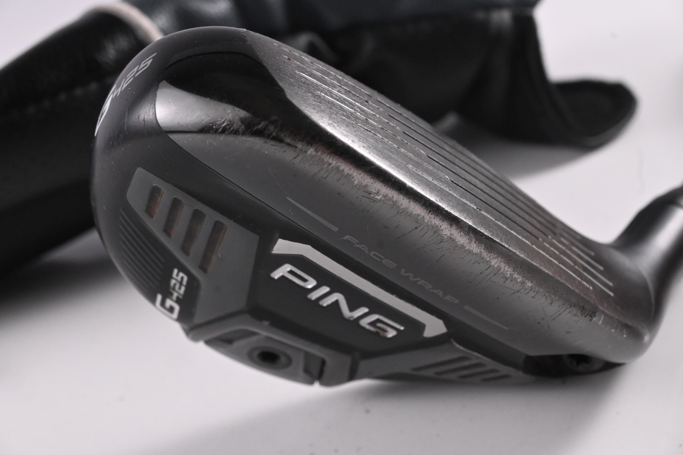 Ping G425 #6 Hybrid / 30 Degree / Regular Flex Ping Alta CB Slate 70 Shaft