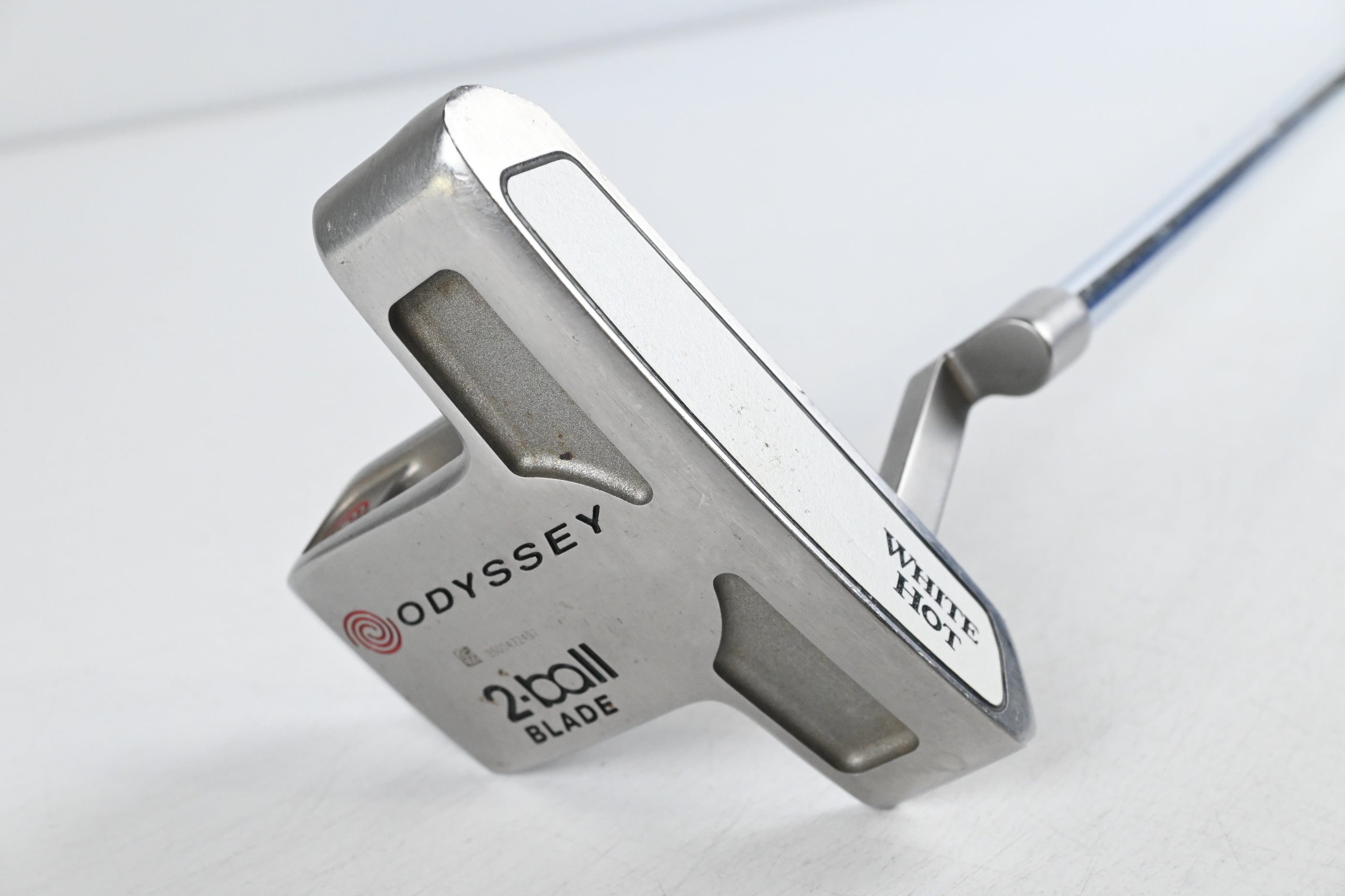Odyssey White Hot 2-Ball Blade Putter / 31 Inch
