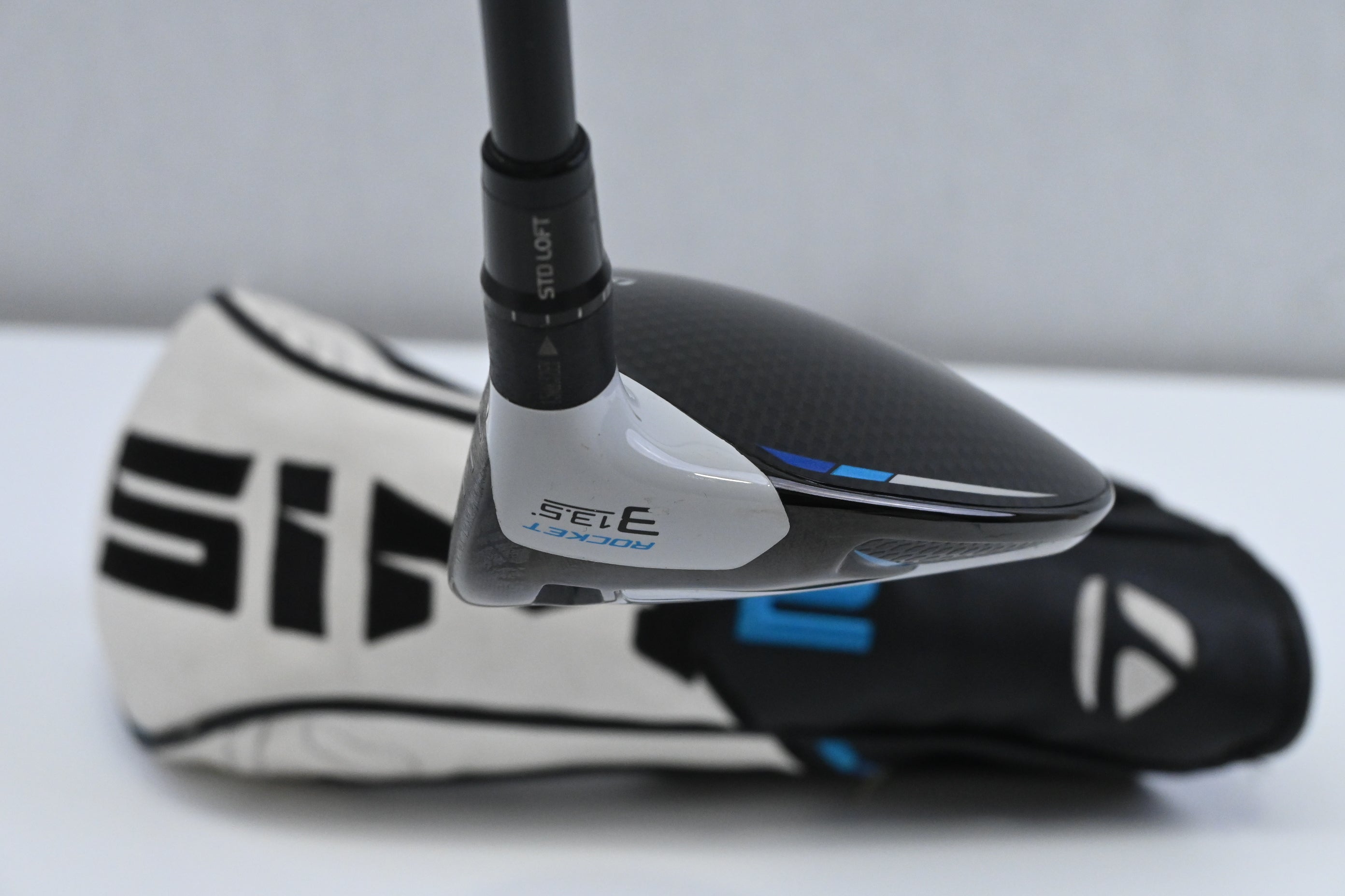 Taylormade SIM2 Ti #3 Wood / 13.5 Degree / Stiff Flex HZRDUS Smoke Black RDX 80
