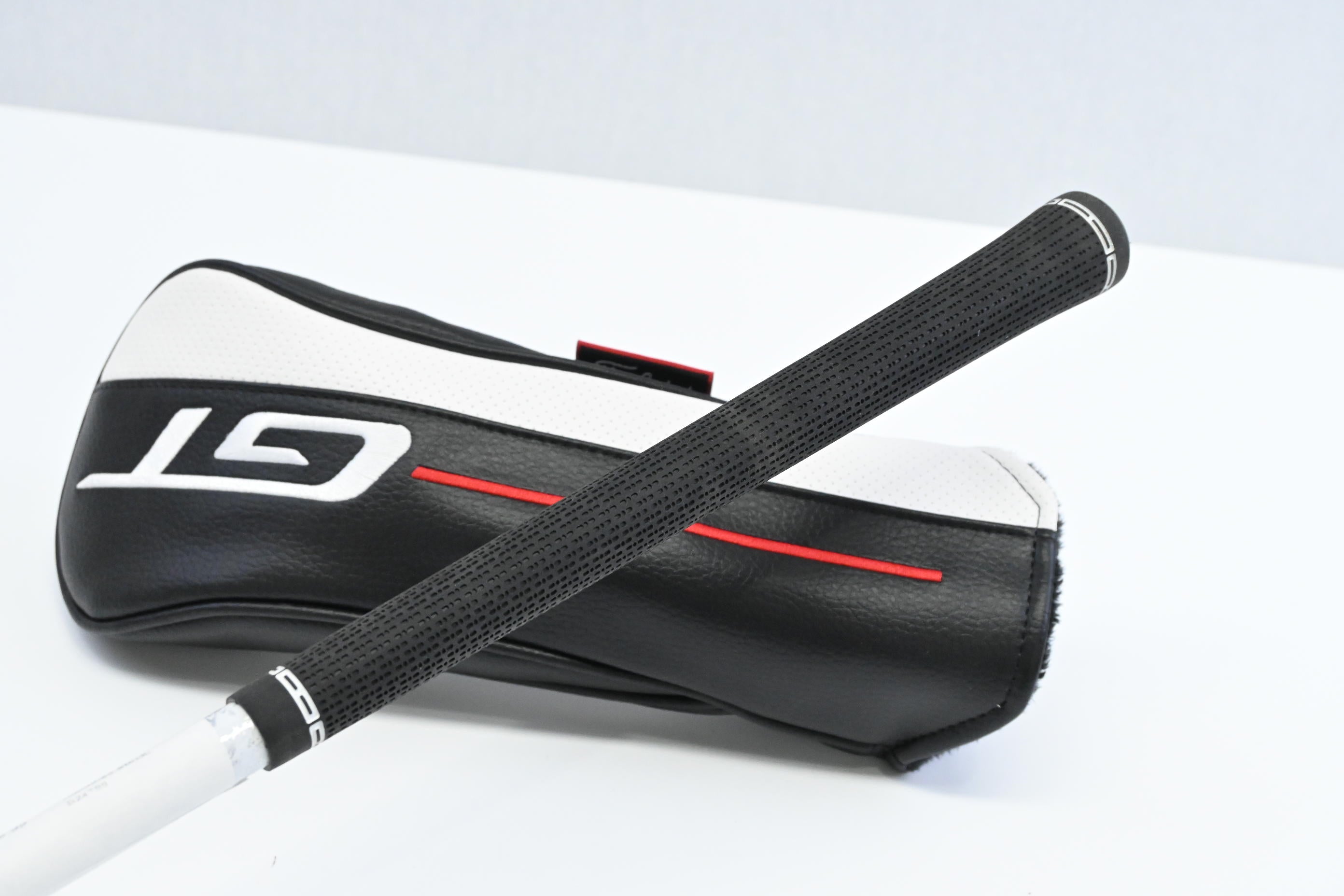 Titleist GT2 #5 Wood / 18 Degree / Regular Flex Denali Red 60 Shaft