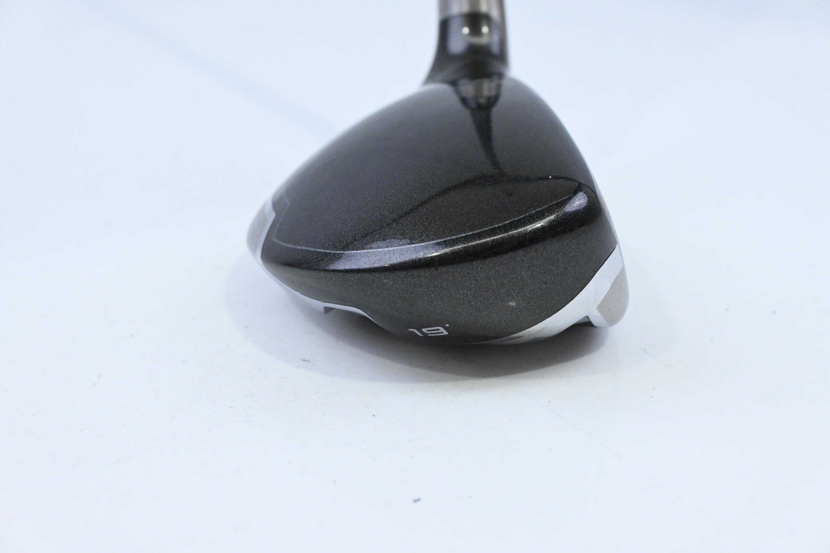 Taylormade SLDR #3 Hybrid / 19 Degree / Stiff Flex Fujikura Speeder 82 Shaft