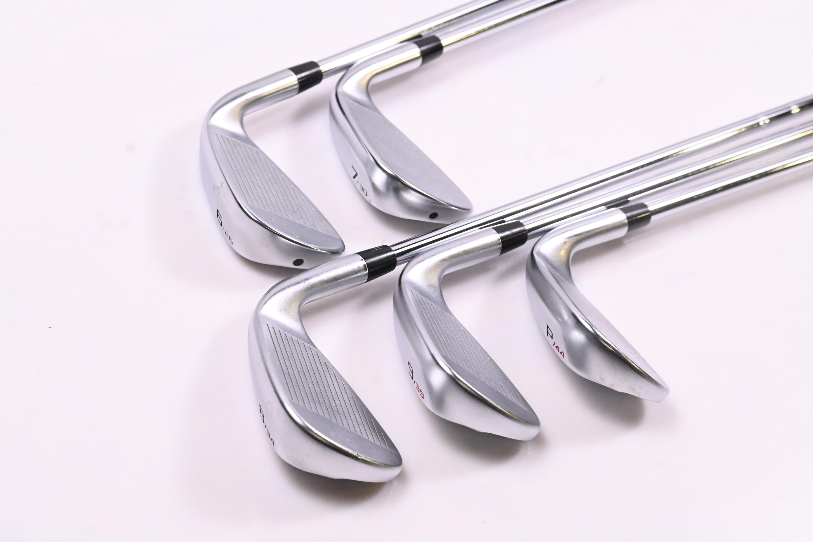 Left Hand Cleveland Launcher UHX Irons / 6-PW / Regular Flex Dynamic Gold DST 98