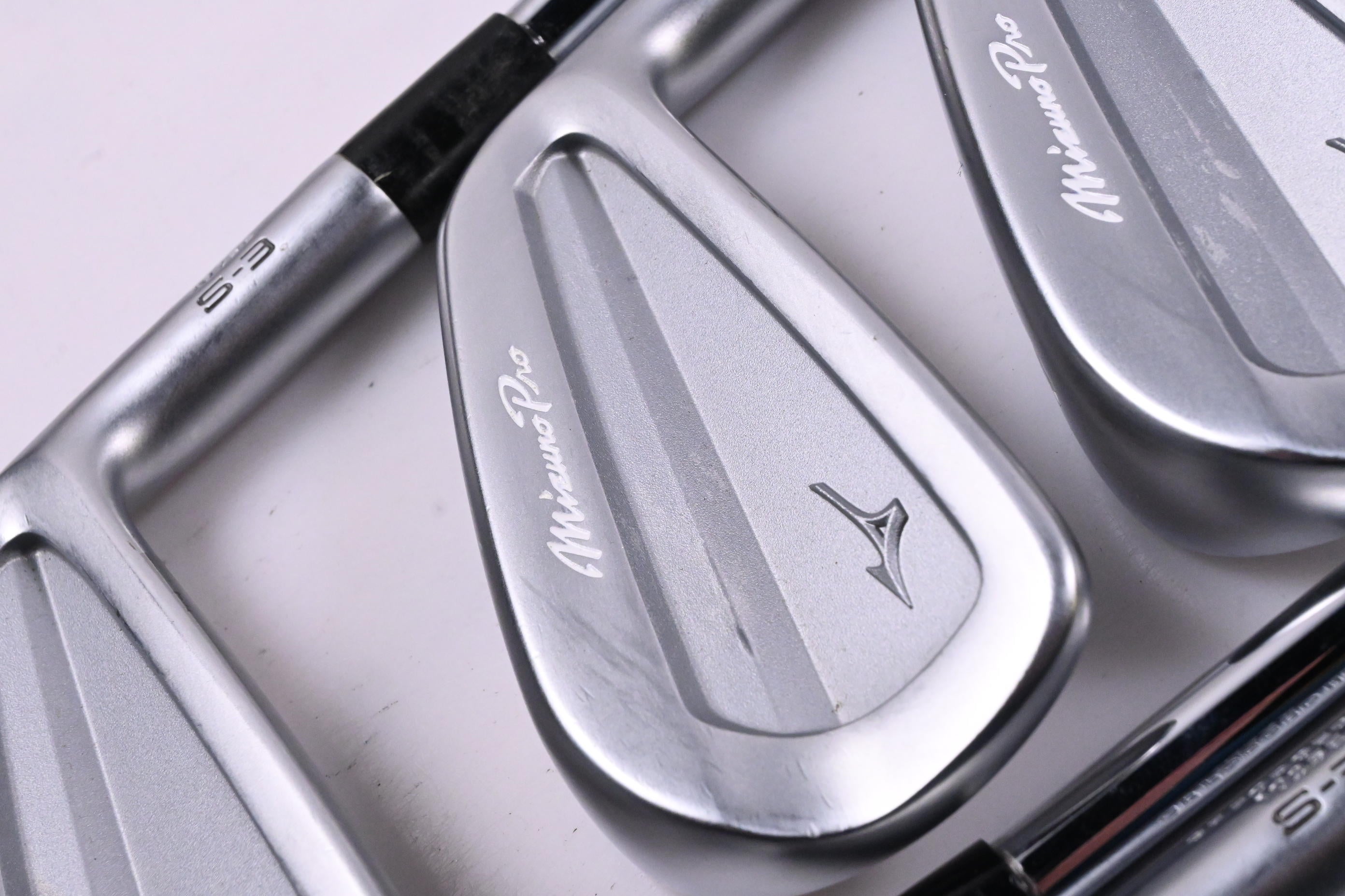 Mizuno Pro S-3 Irons / 3-PW / Stiff Flex Dynamic Gold Mid 115 S300 Shafts
