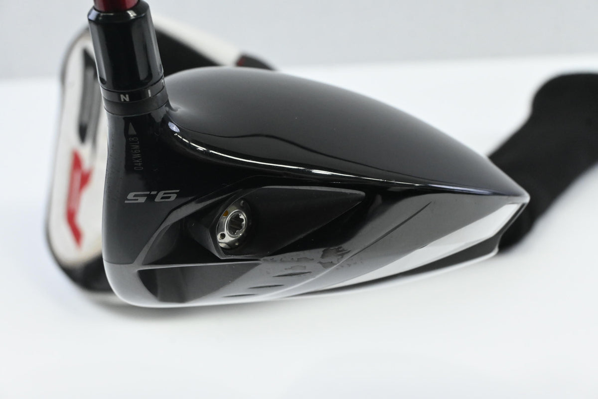 Taylormade R9 Supertri Driver / 9.5 Degree / Stiff Flex Fujikura Motore 55 Shaft